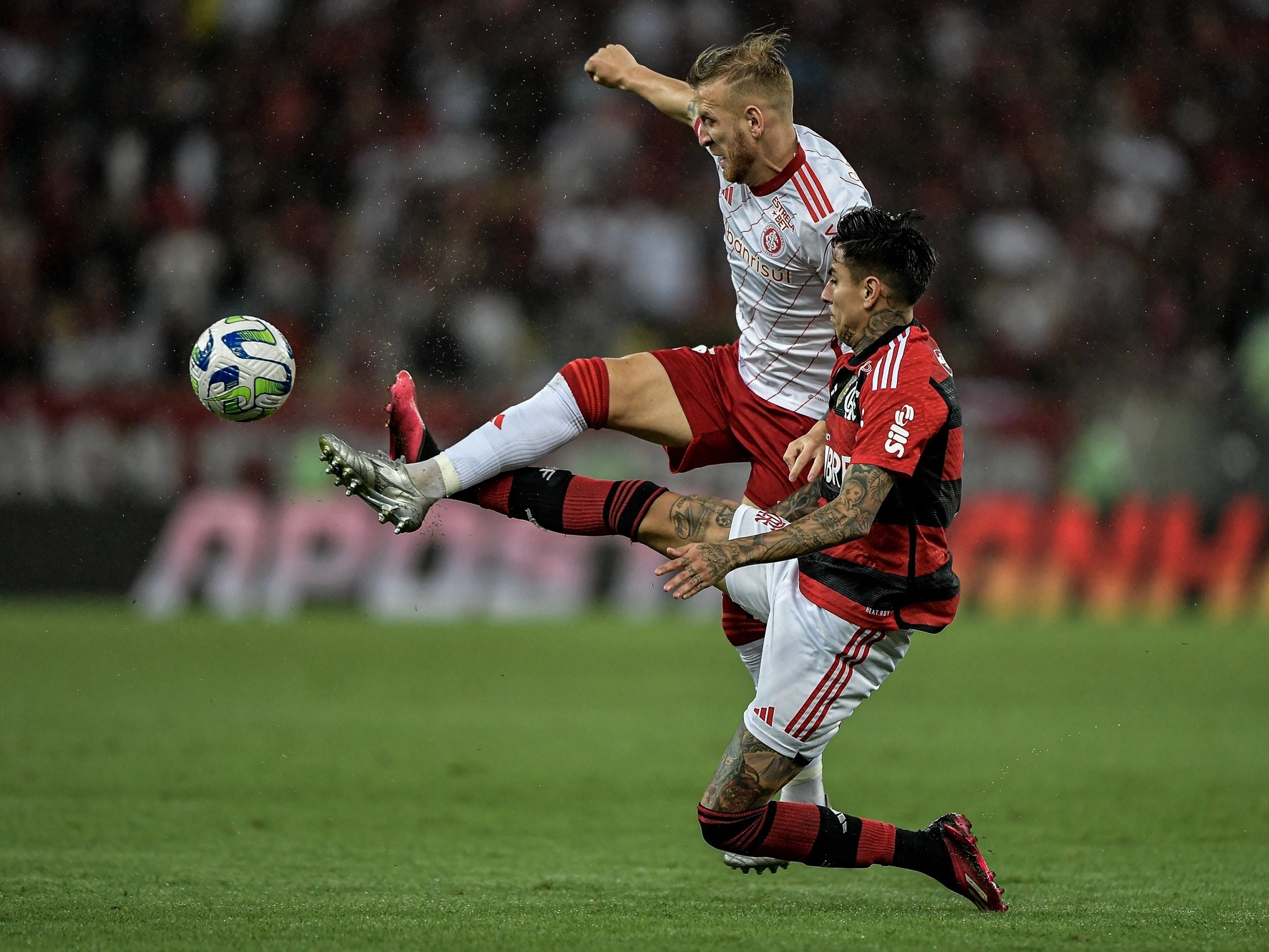 Flamengo: Sampaoli faz cinco substituições no intervalo e assusta