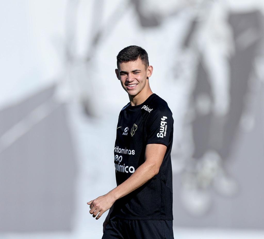 Gabriel Moscardo faz 18 anos e Corinthians pode negociar jogador