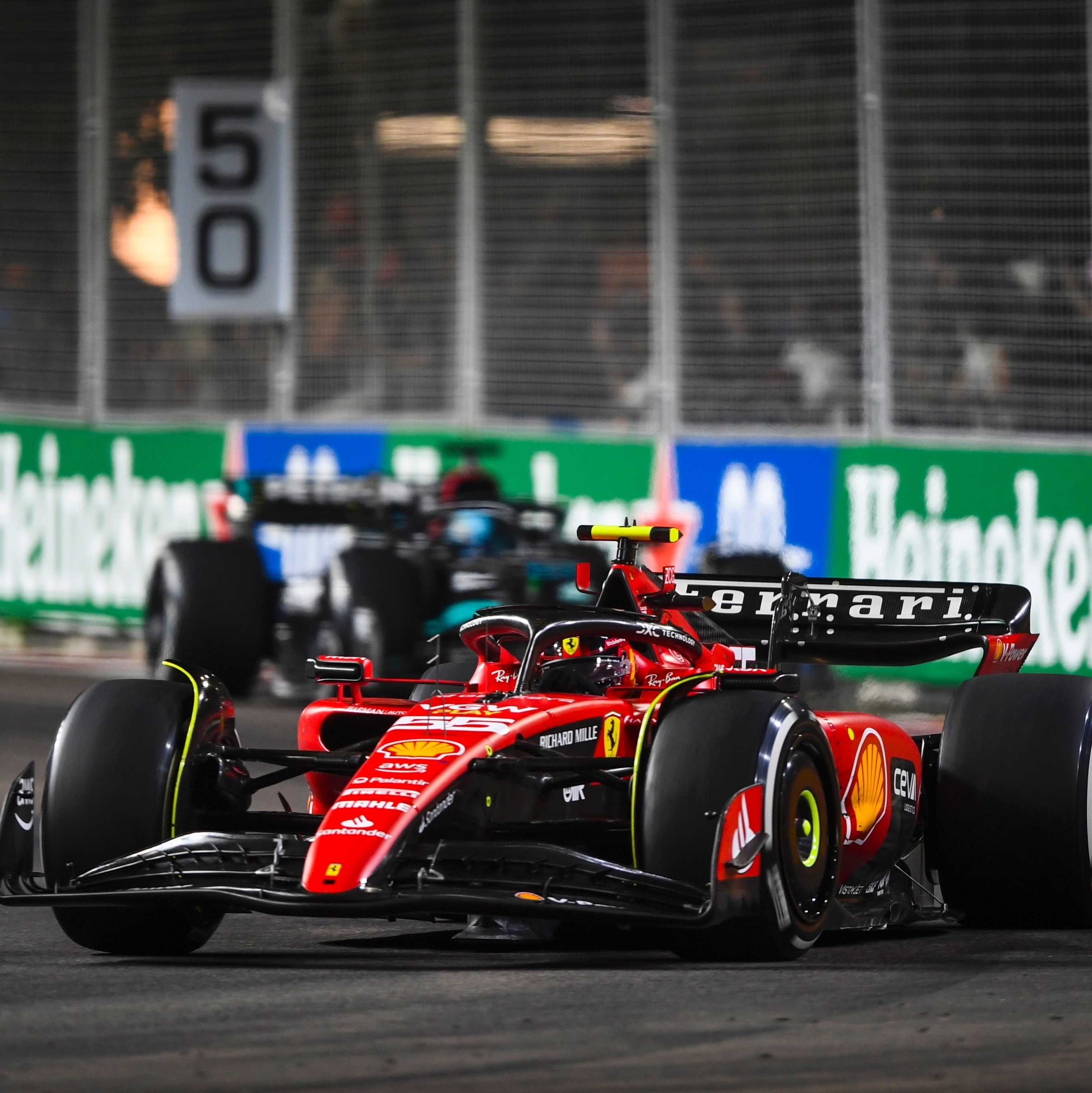 Sainz lidera 2º treino e é o mais rápido do dia no GP de Cingapura de F-1 -  Motor Show