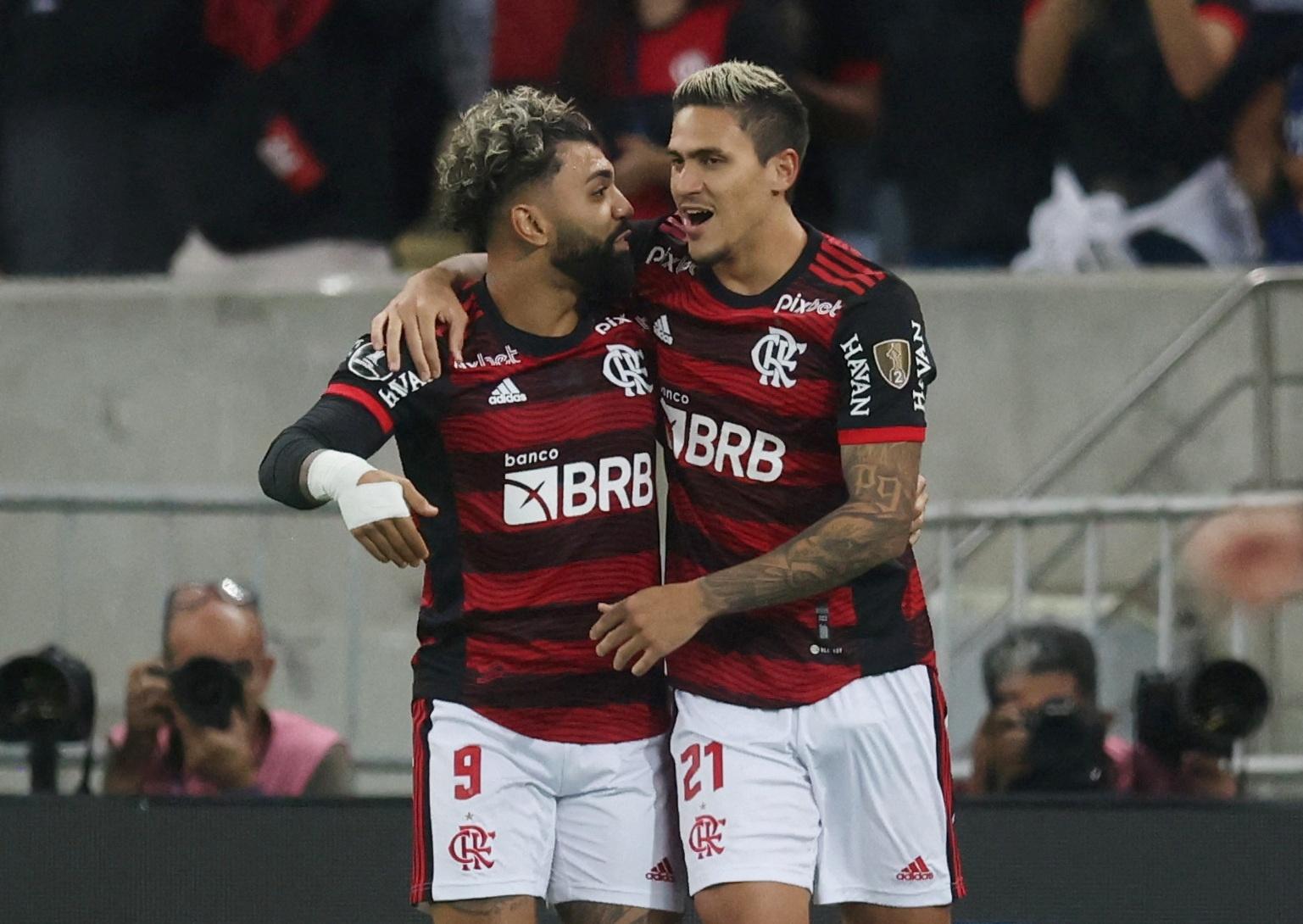 Pedro e Gabigol estão suspensos em jogo do Flamengo contra o Goiás