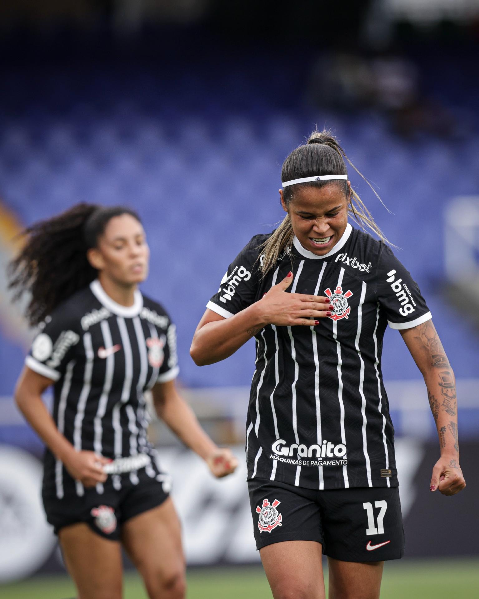 Corinthians goleia e se garante nas quartas da Libertadores feminina