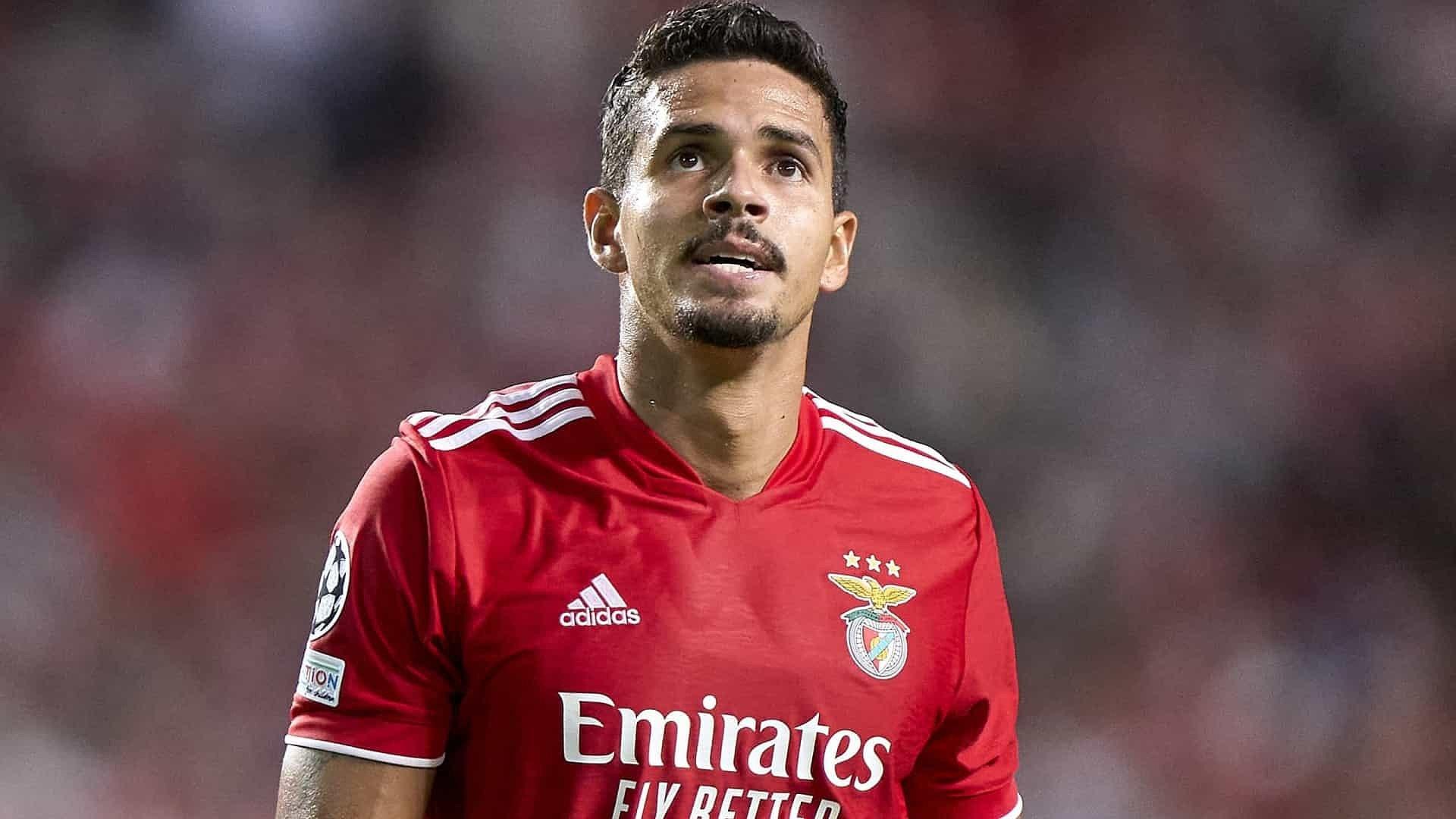 Veríssimo topa voltar ao Brasil e Benfica faz apenas uma exigência para  negociá-lo – Santistas