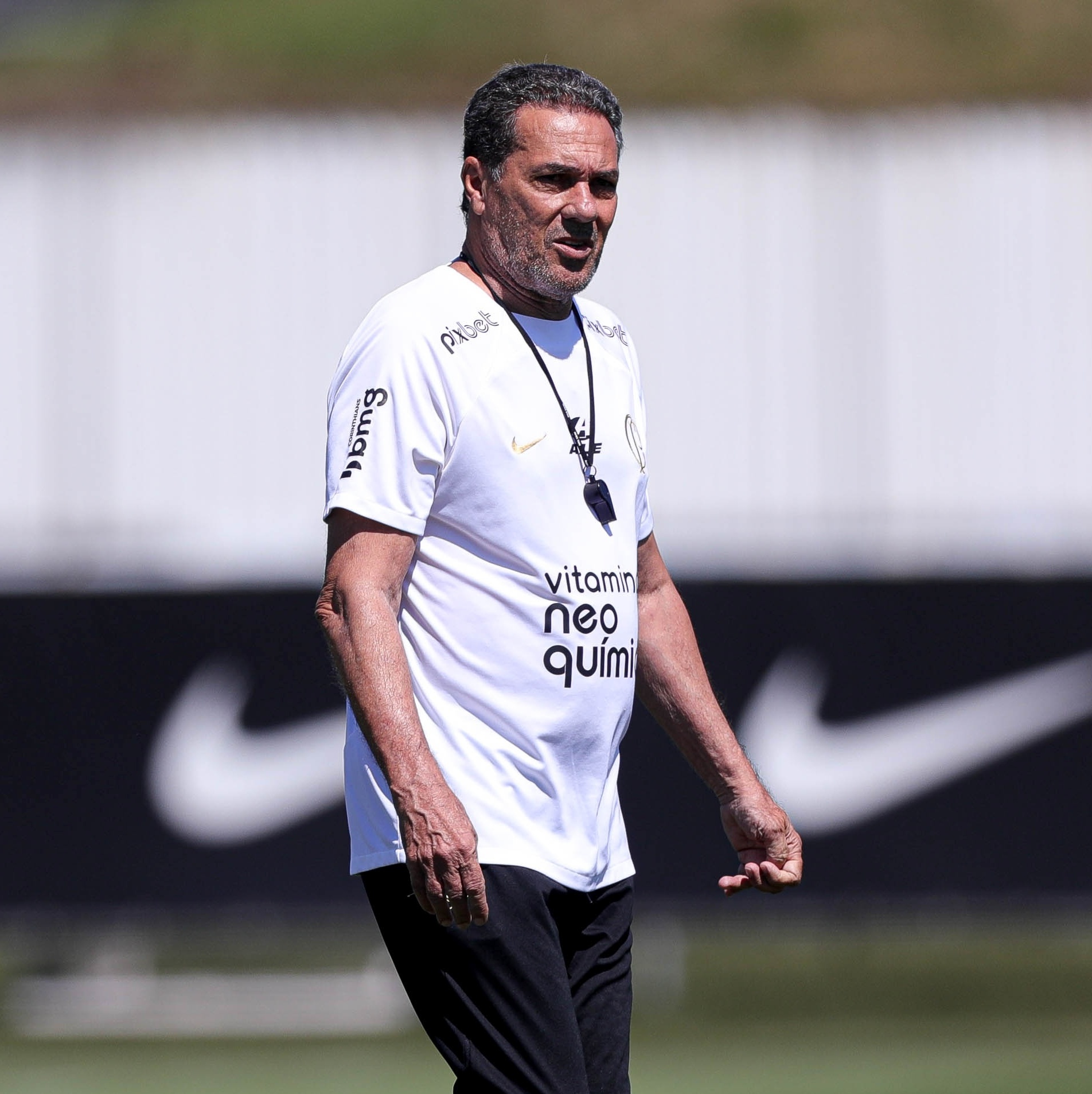 Luxemburgo fecha treino do Corinthians para 'não dar armas' ao Fortaleza na  Sul-Americana