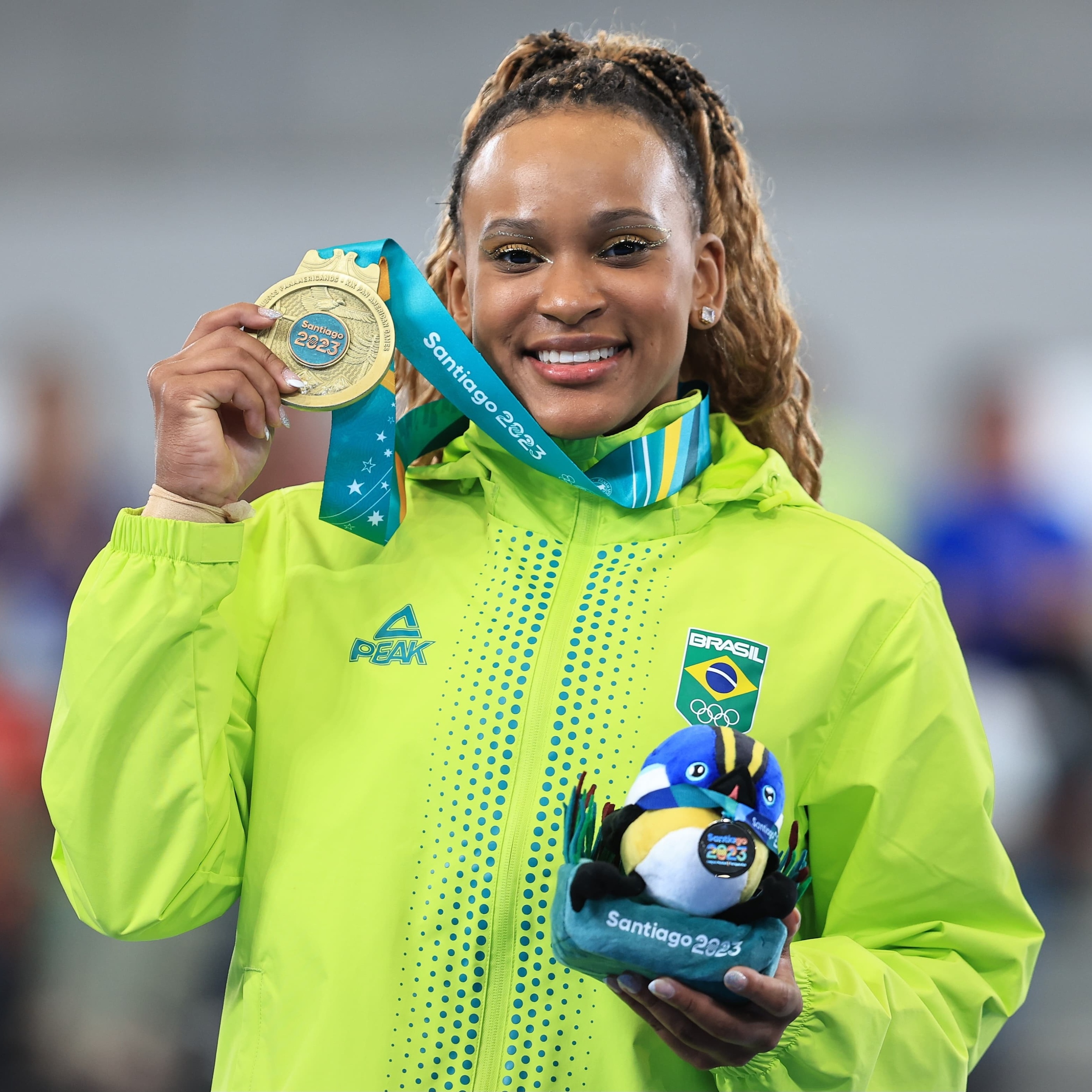 Medalha 200: Brasil bate Chile, ganha ouro no futebol e encerra tabu