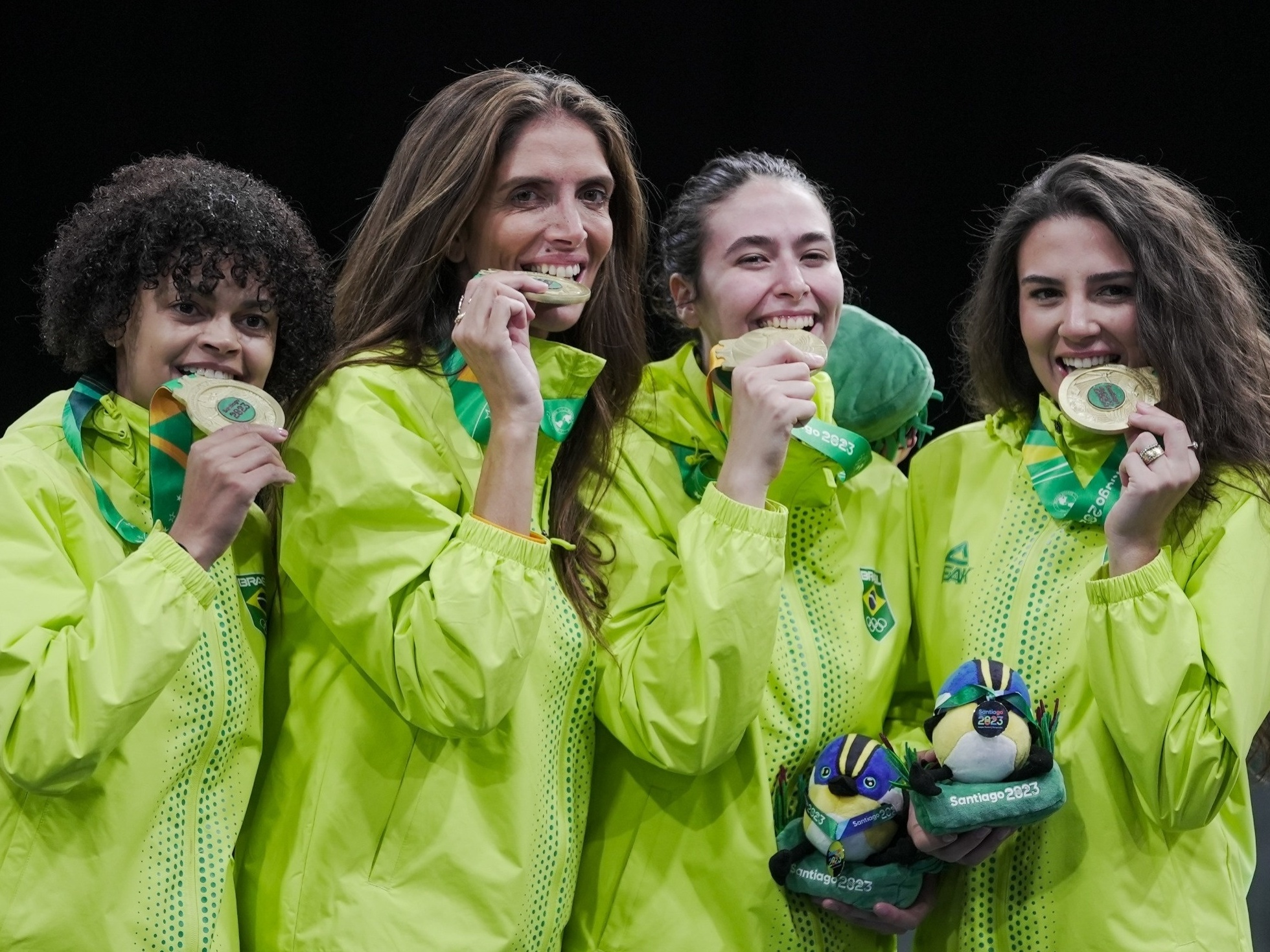 Medalha 200: Brasil bate Chile, ganha ouro no futebol e encerra tabu