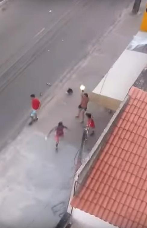 Torcedores do Ceará e do Fortaleza entram em confronto horas antes de  Clássico-Rei na Arena Castelão; vídeo, Ceará