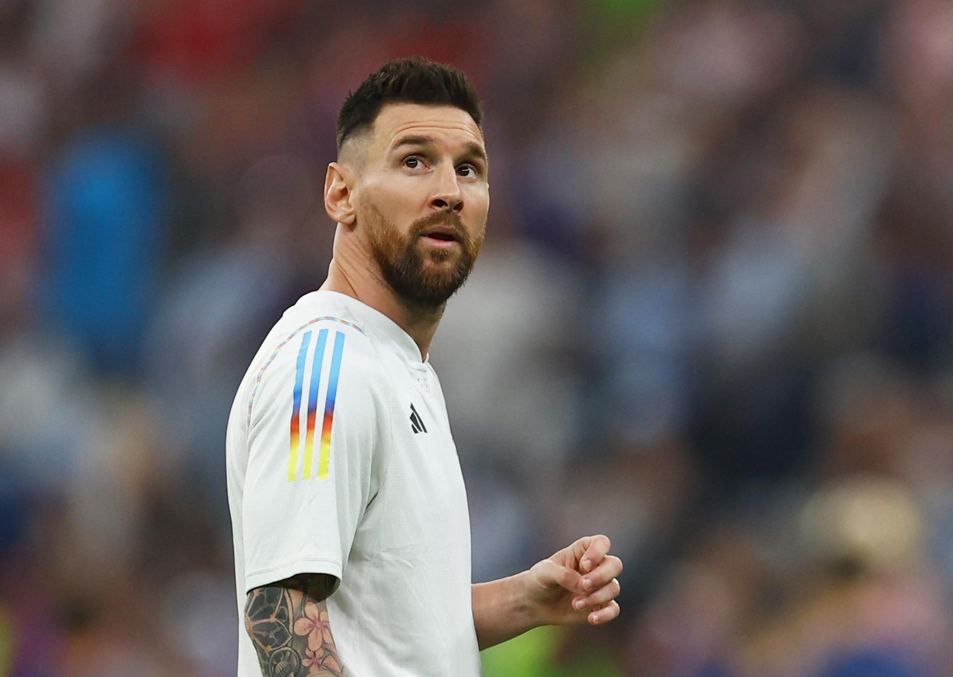 Messi iguala Lothar Matthäus e se torna jogador com mais jogos na