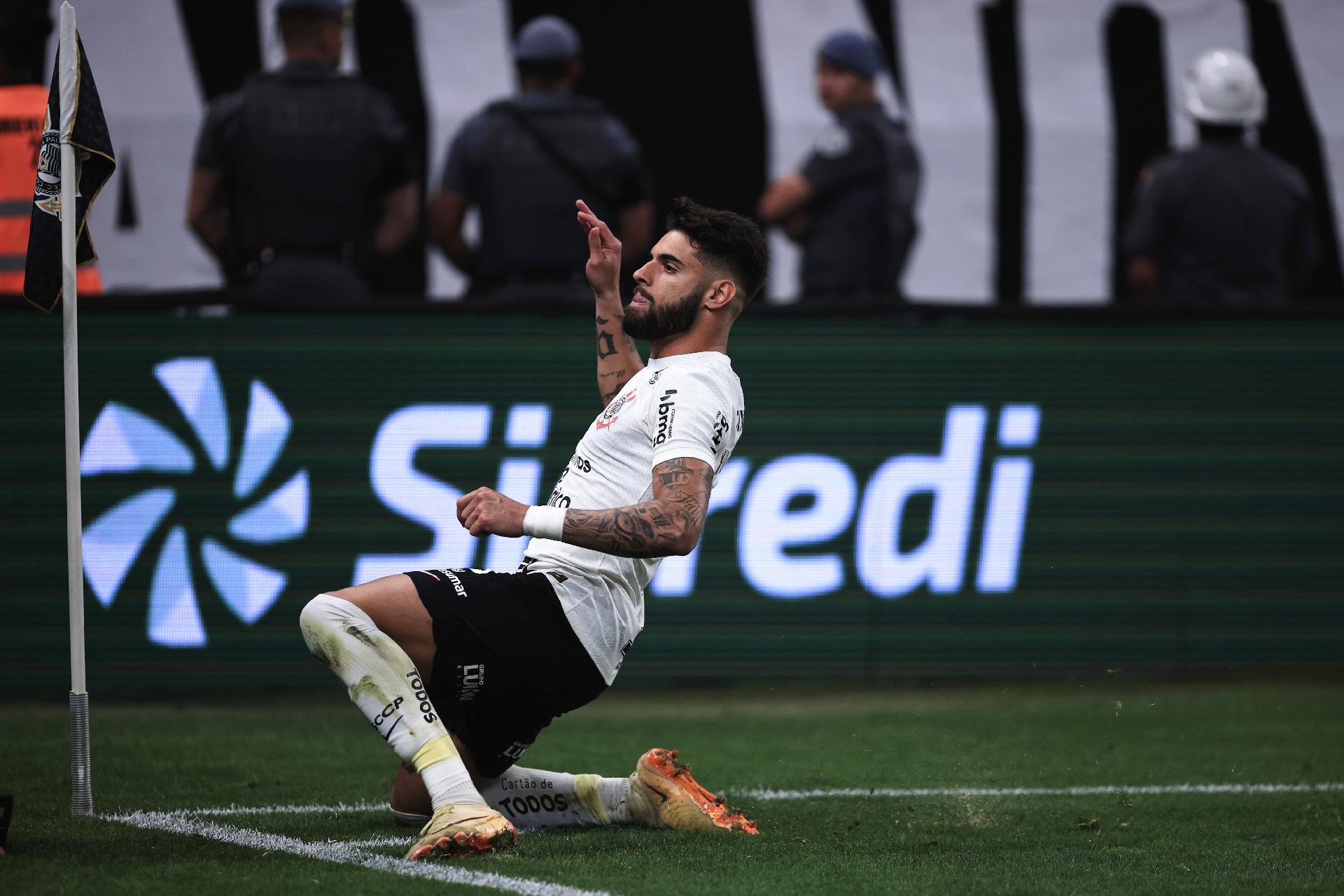 Sem Renato Augusto, que não pode jogar sempre, Corinthians é um time  medíocre