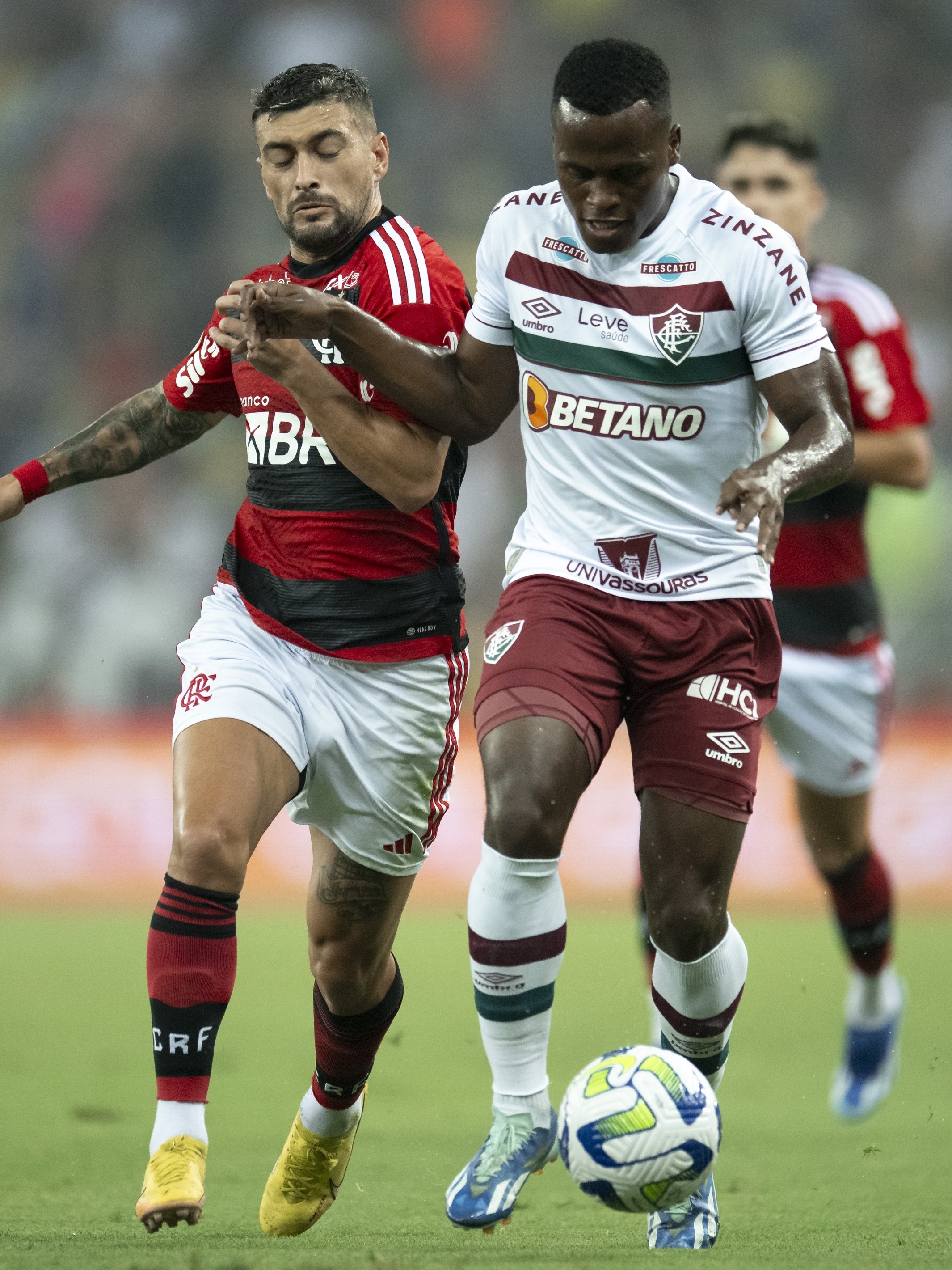 Brasil: Flamengo cede empate (1-1) no clássico com o Fluminense e falha  liderança - TVI Notícias