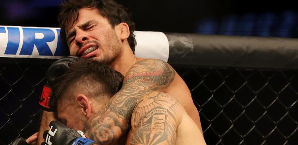 UFC 277 Pantoja tem atuação dominante finaliza rival e busca título