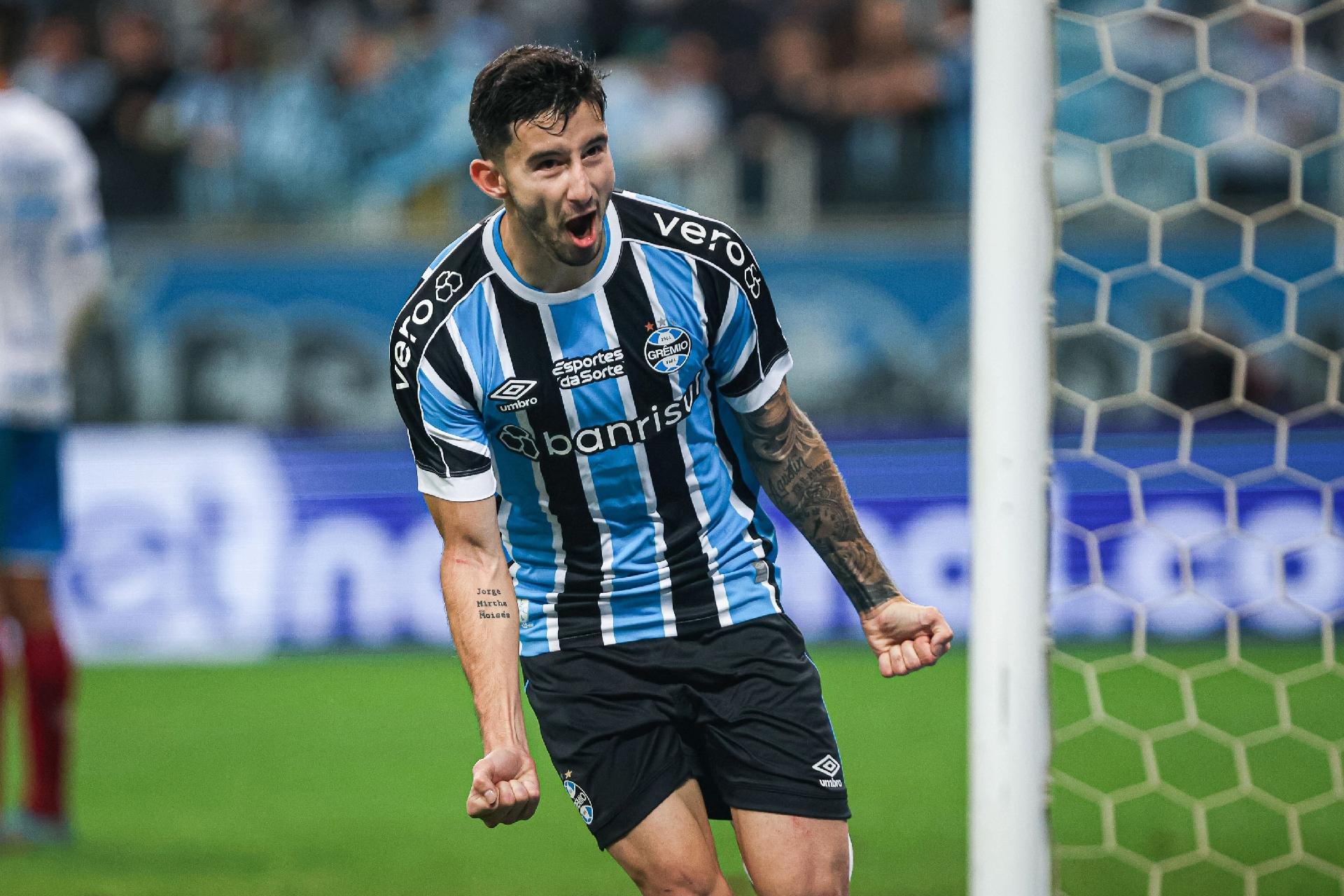 Grando brilha nos pênaltis, Grêmio supera Bahia e está na semifinal da Copa  do Brasil