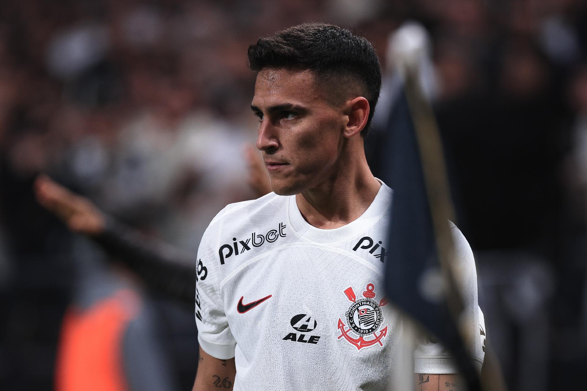 Rojas enfim deve estrear pelo Corinthians; veja quem é e como joga