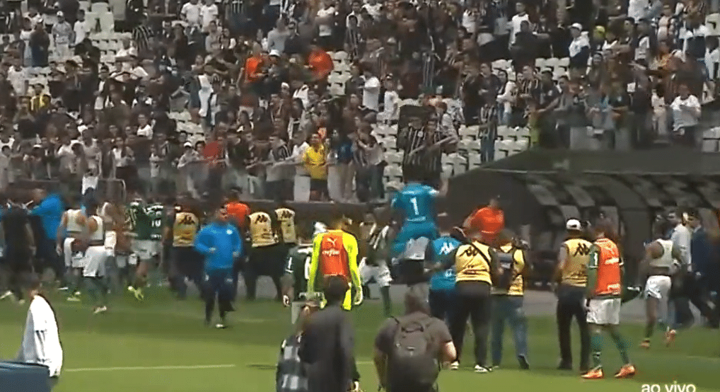 Goleiro do SCCP: Palmeiras Não Tem Mundial #Corinthians #Timão #papo