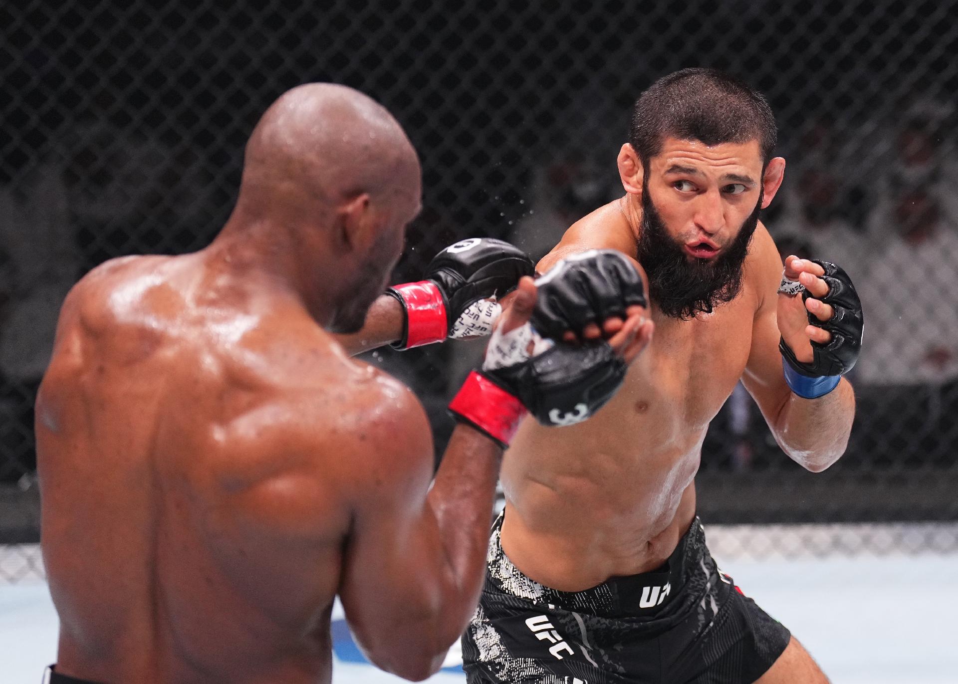 Chimaev provoca Usman e promete desafiar campeão do UFC: Quase um