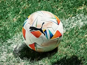 Conmebol apresenta bola que será usada na Libertadores e Sul Americana