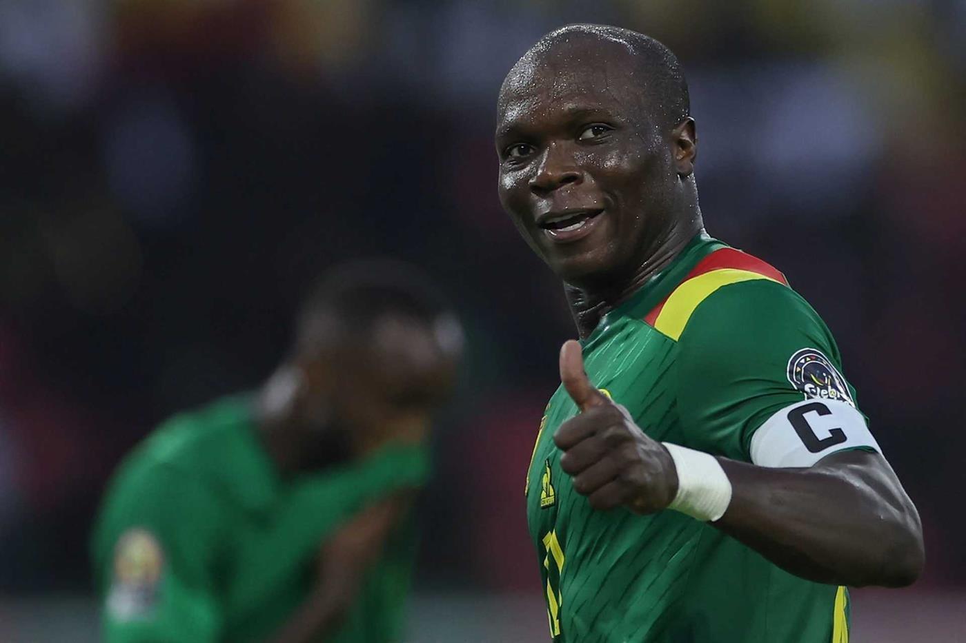 Atacante da seleção de Gana morre durante jogo na Europa: veja o vídeo