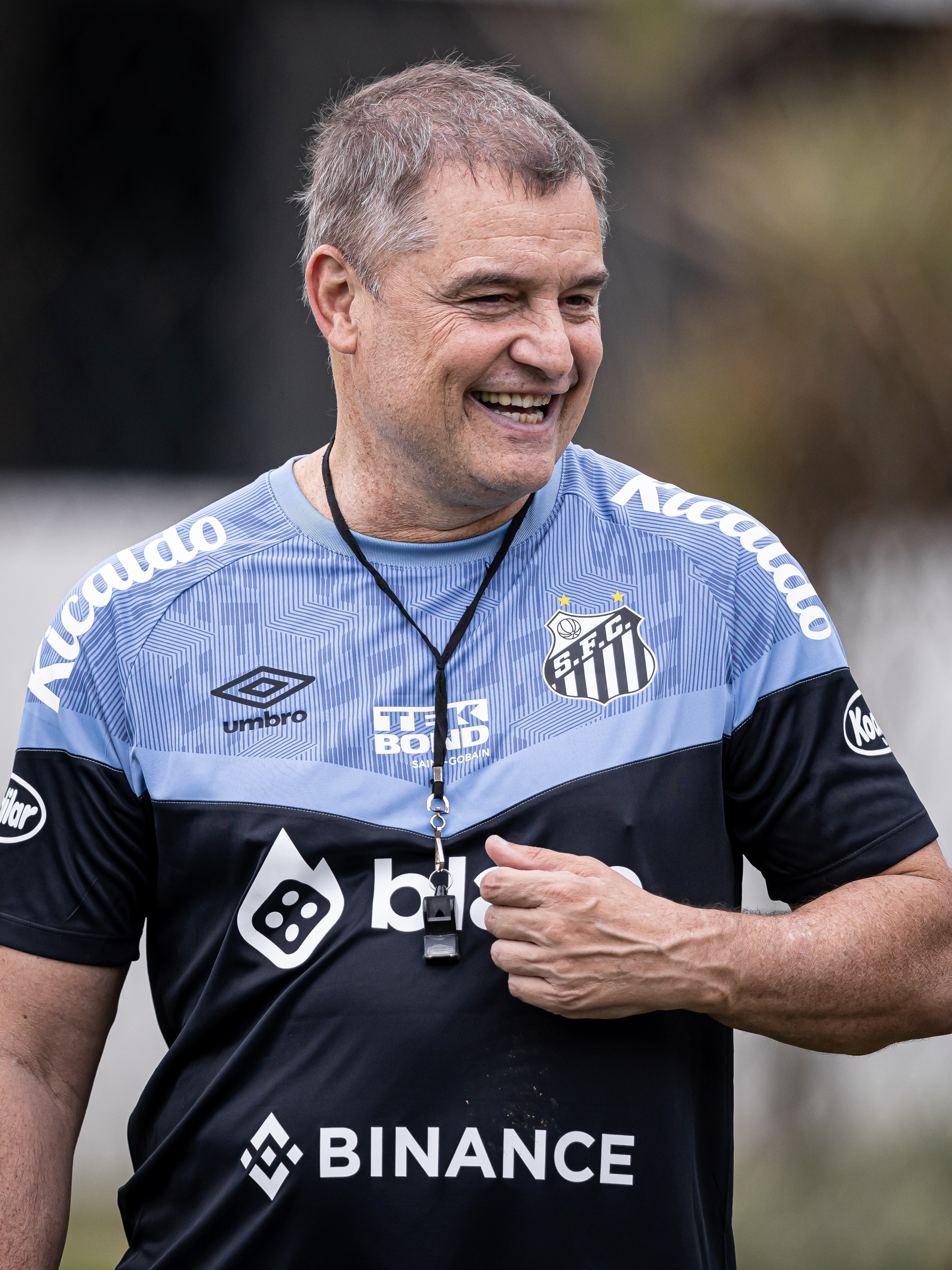 Santos vence, mas parece ser demais cobrar que o time jogue bem -  11/04/2023 - UOL Esporte