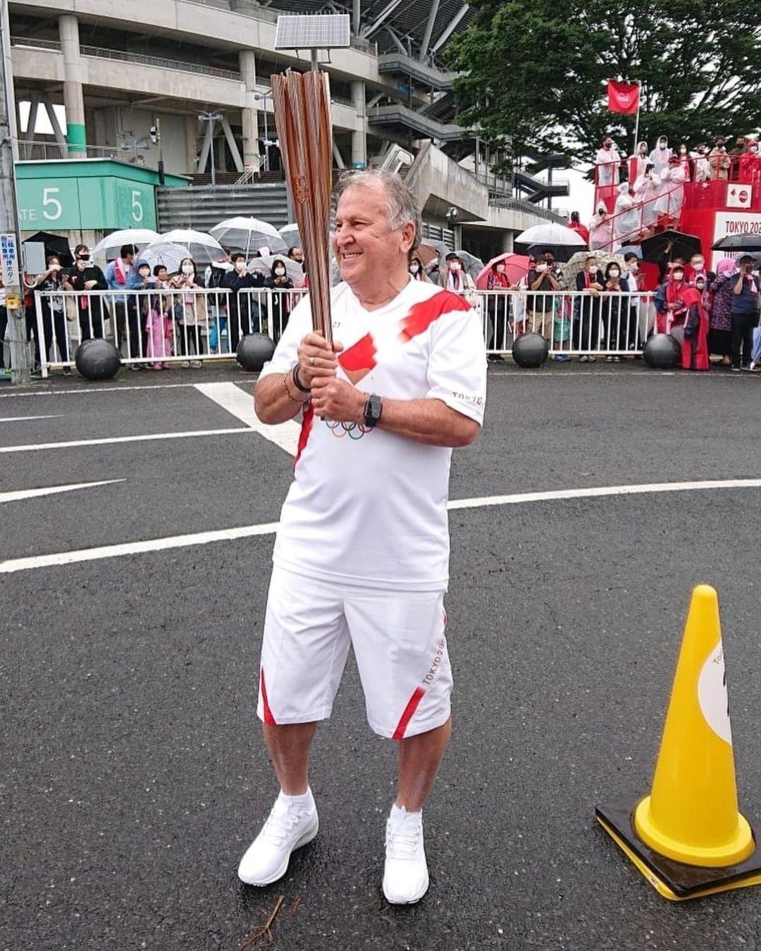 Um robô carregou a tocha dos Jogos Olímpicos de Inverno de 2018 - Giz Brasil