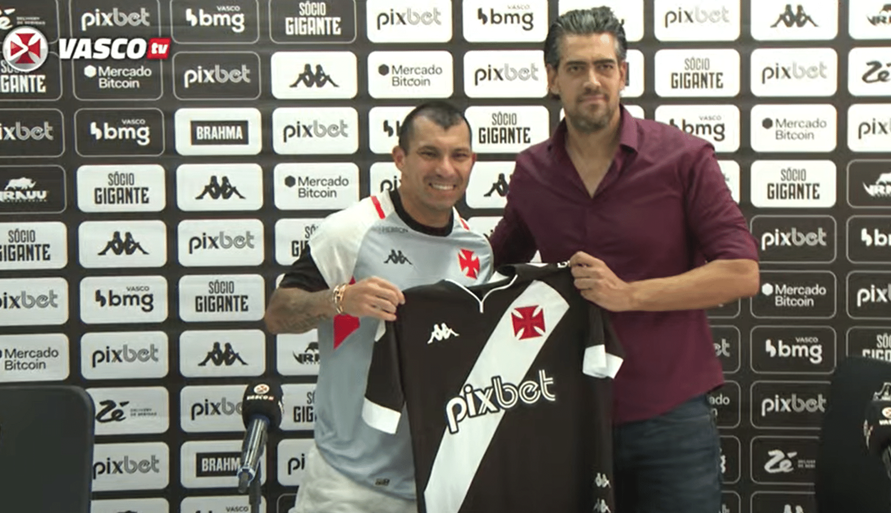 Reforço do Vasco, Medel vem de poucos jogos pelo Bologna e segue