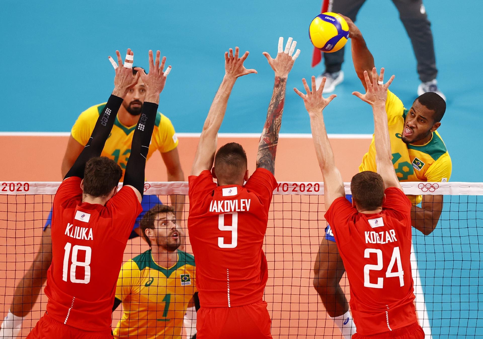 Seleção masculina de vôlei perde para russos e vai disputar o