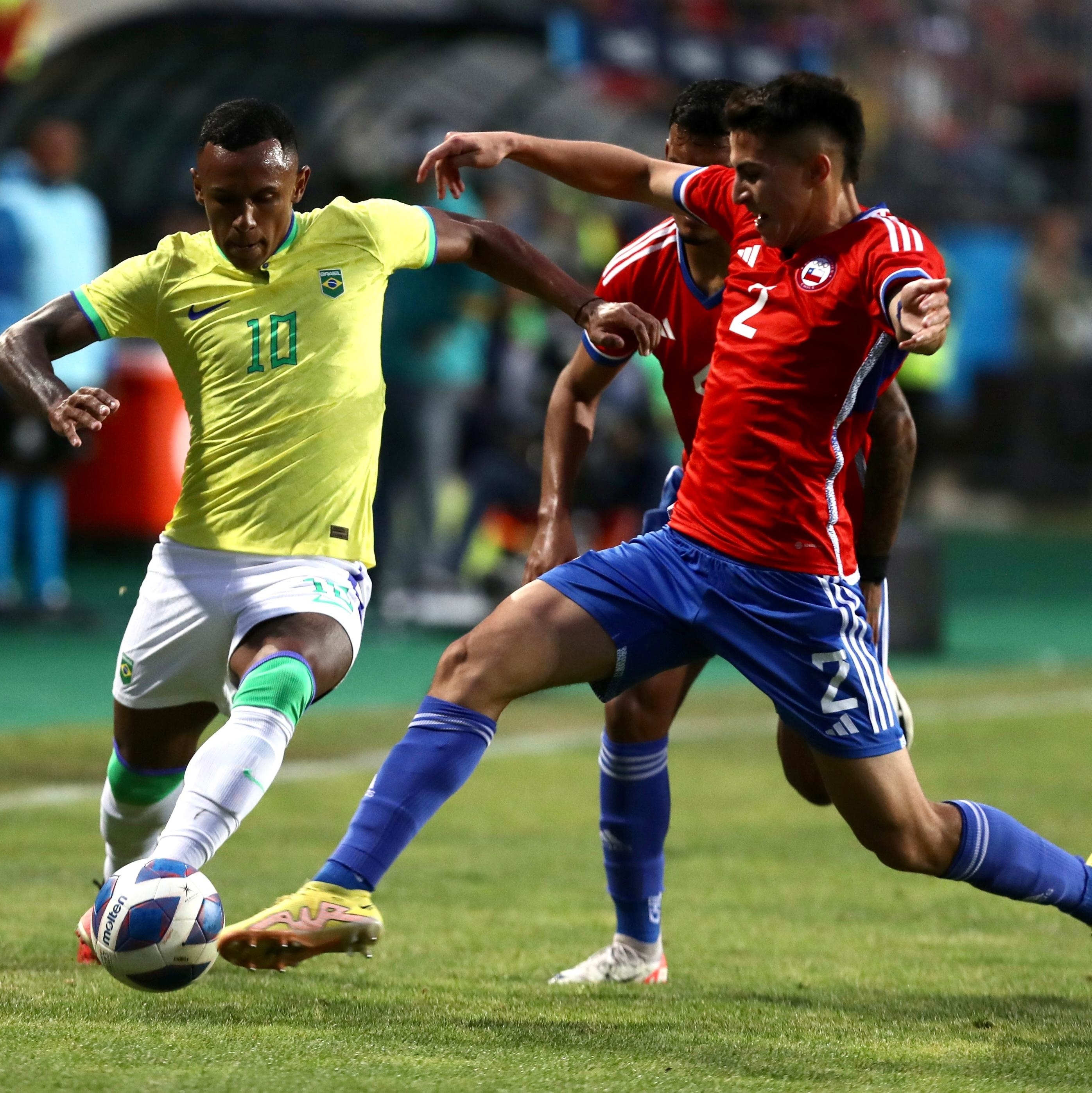 Medalha 200: Brasil bate Chile, ganha ouro no futebol e encerra tabu