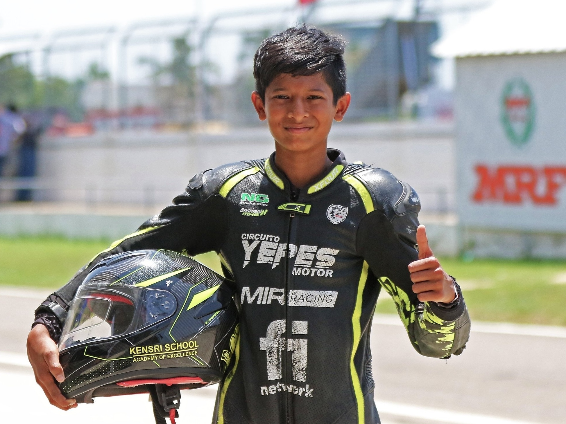 Piloto indiano de 13 anos morre após acidente em corrida de moto
