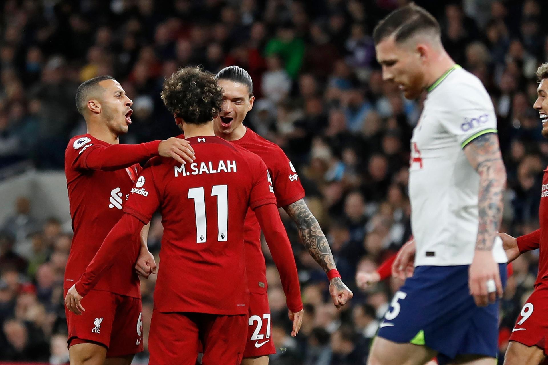 Salah faz dois e Liverpool vence o Tottenham na Premier League