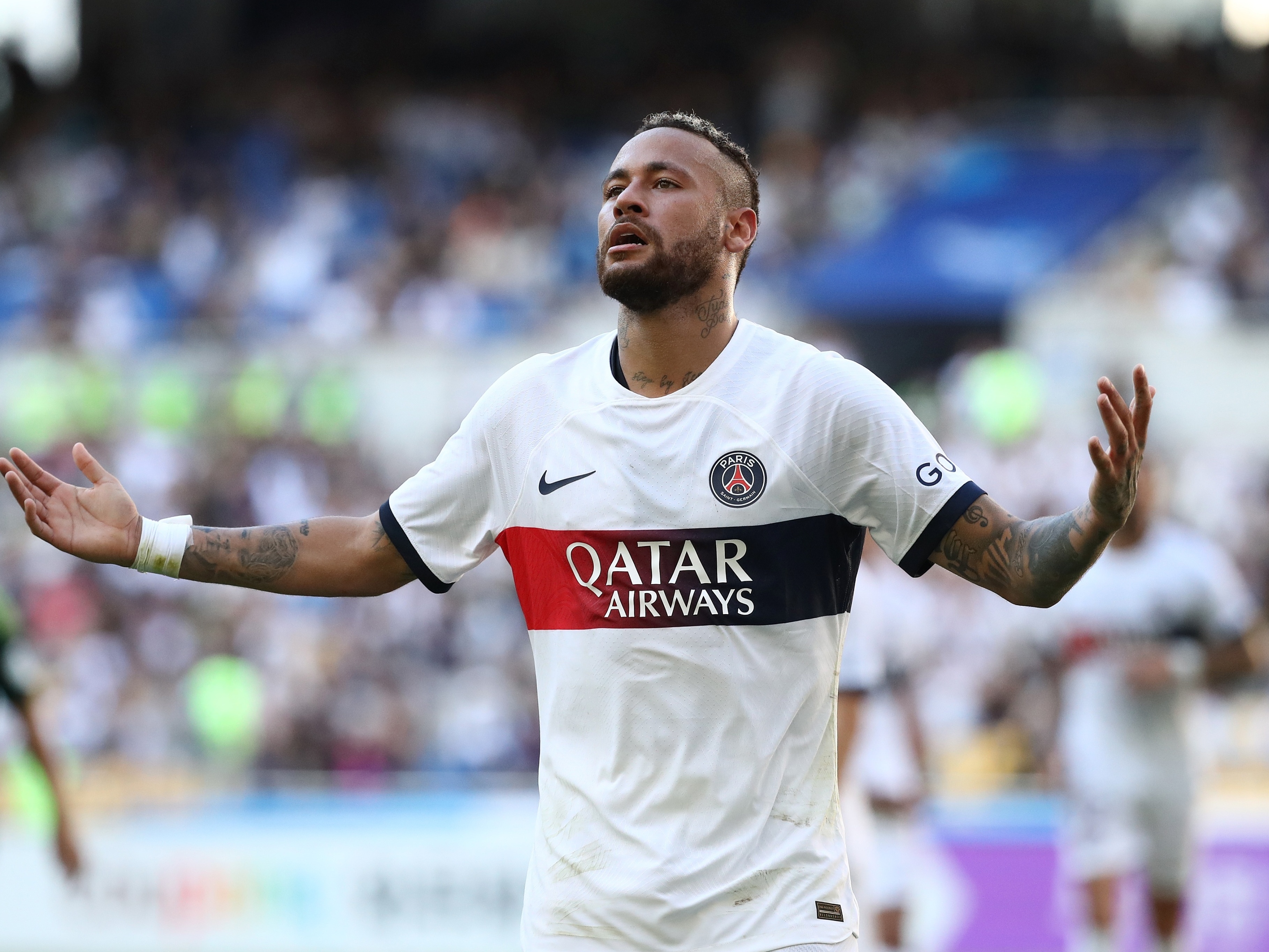 Neymar volta a jogar e em alto estilo, marcando gols pelo PSG; confira