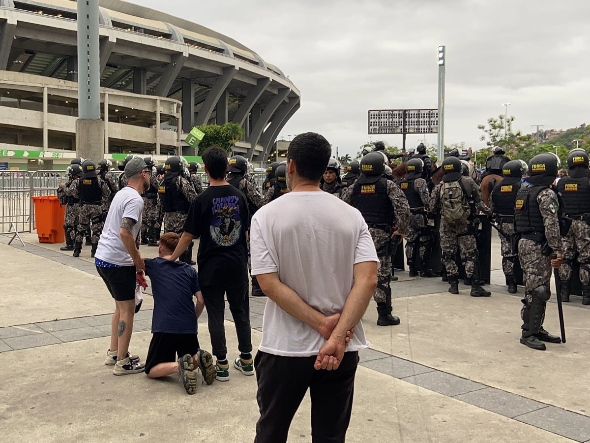 Torcida do Boca fica de fora por ingressos falsos; Polícia reage