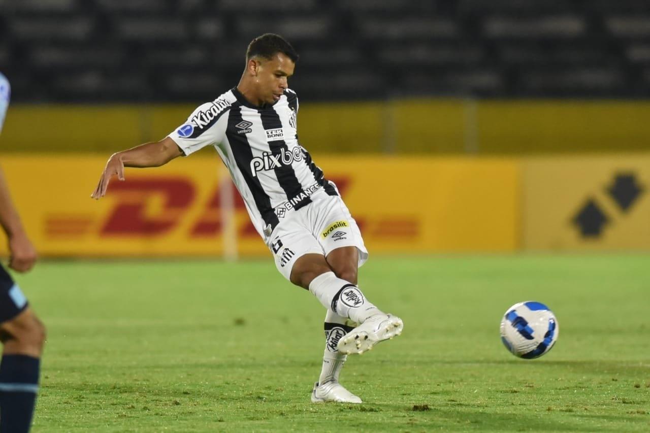 Santos Sandry est h quase tr s meses sem jogar