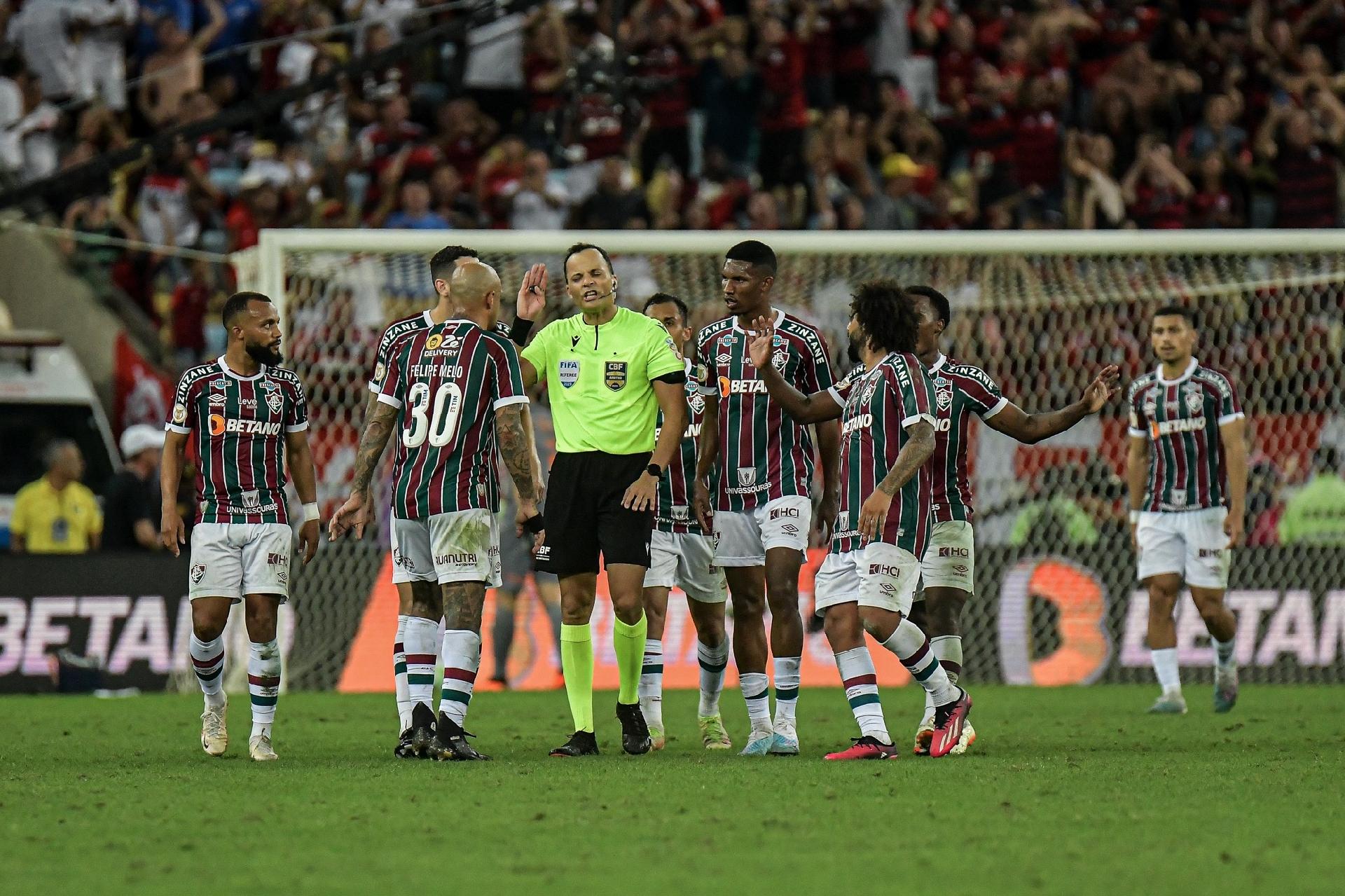 VAR anula dois, e Fluminense e Flamengo empatam pelo Brasileirão