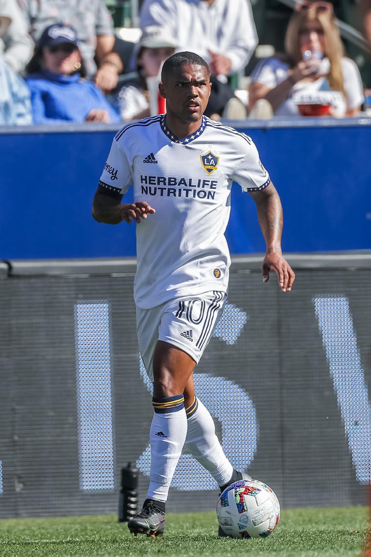 Los Angeles Galaxy anuncia contratação de Douglas Costa, futebol  internacional