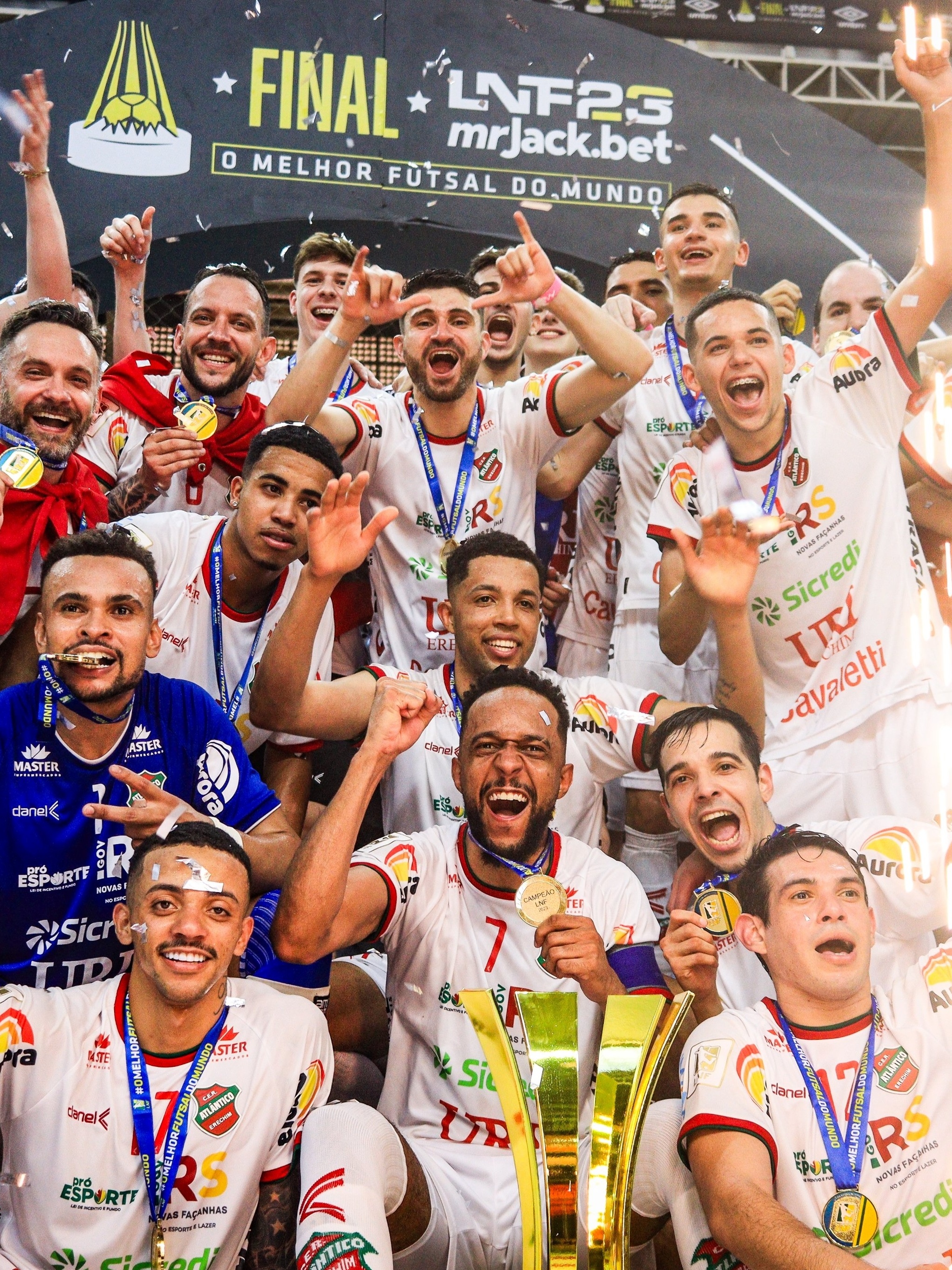 Atlântico vira nos últimos segundos e é campeão da Liga Nacional de Futsal