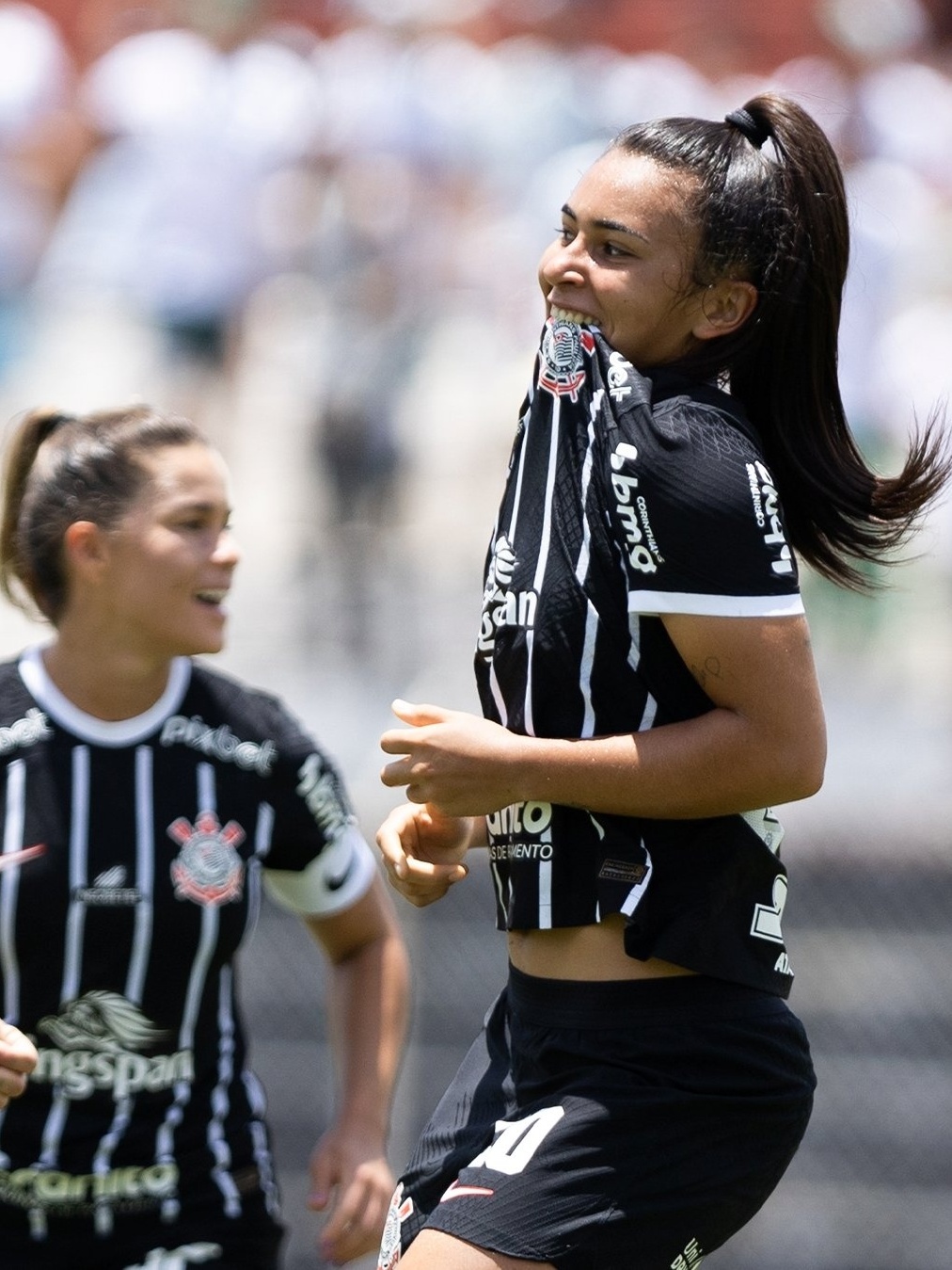 Corinthians faz oito no Palmeiras e garante ida à decisão do Paulistão  feminino