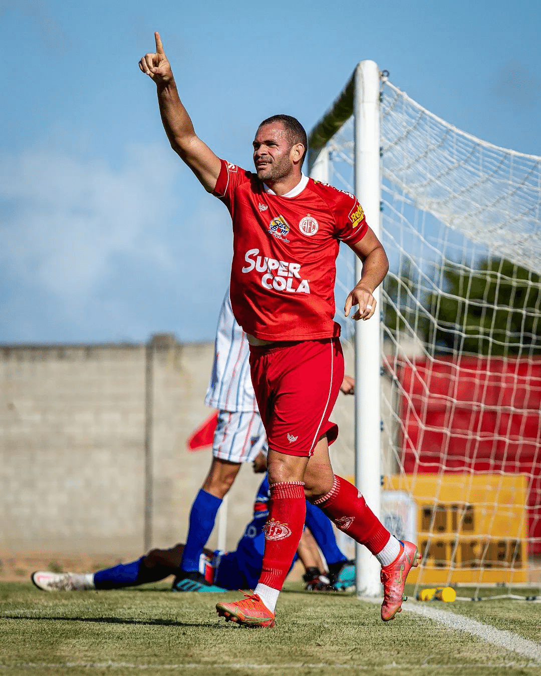 Qual é o maior artilheiro das eliminatórias da América do Sul?