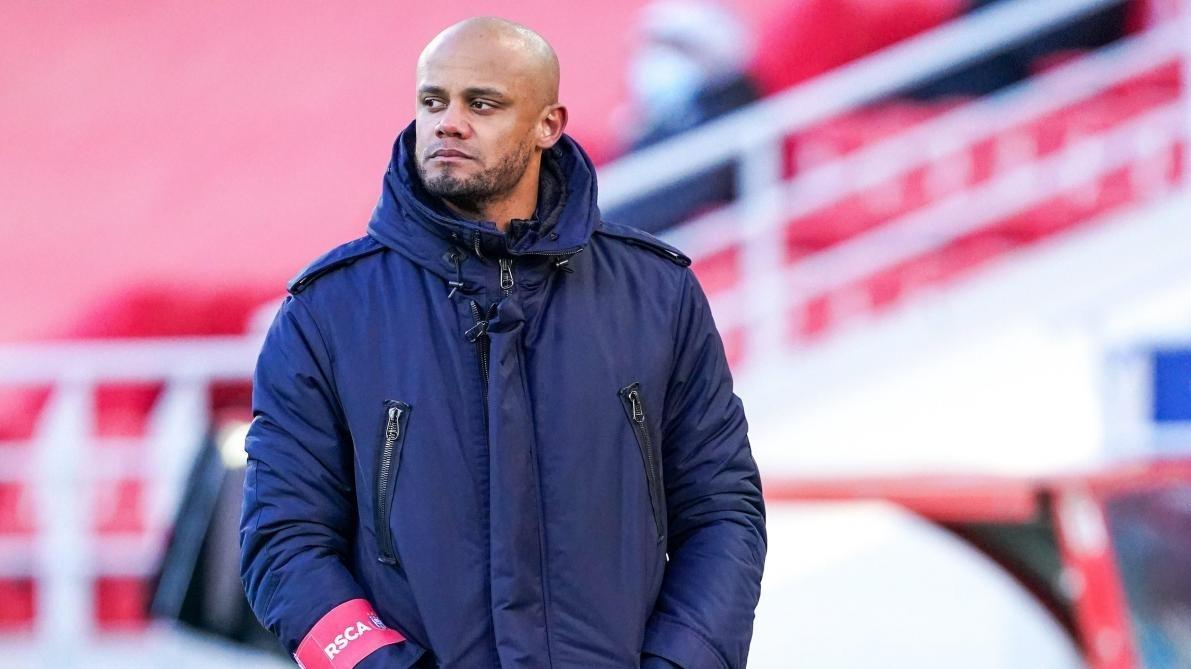 Jogador-técnico, Kompany é apresentado no Anderlecht e diz: “Ainda