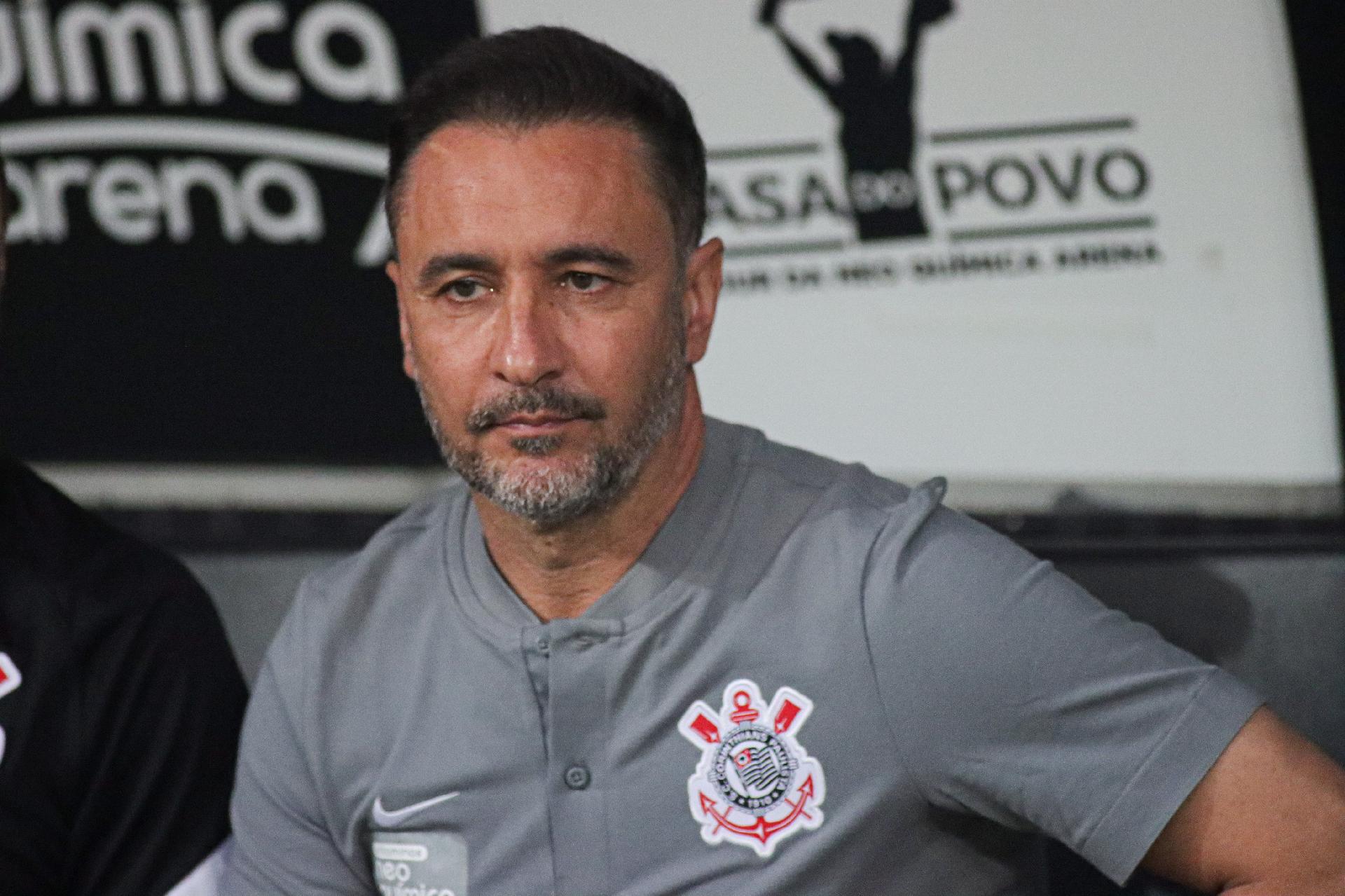 [OPINIÃO] O Corinthians teve elenco formado muito na emoção e pouco na razão