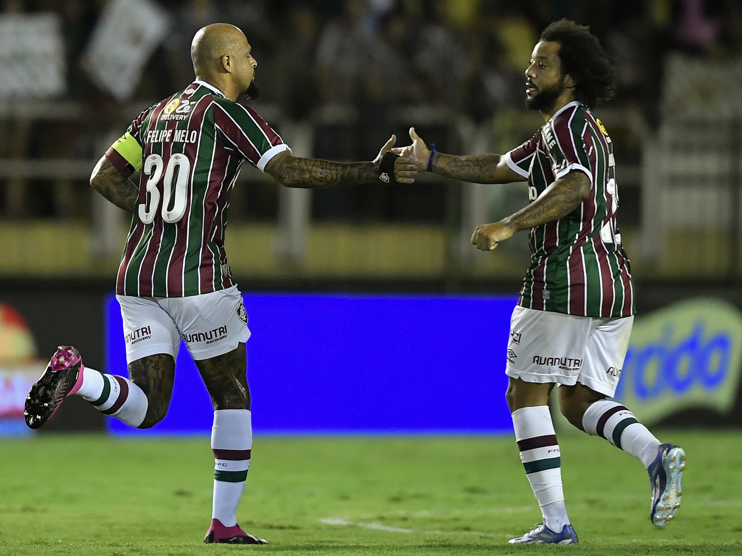 Loucura, loucura! Na 'Corinthians TV', Marcelinho 'compara