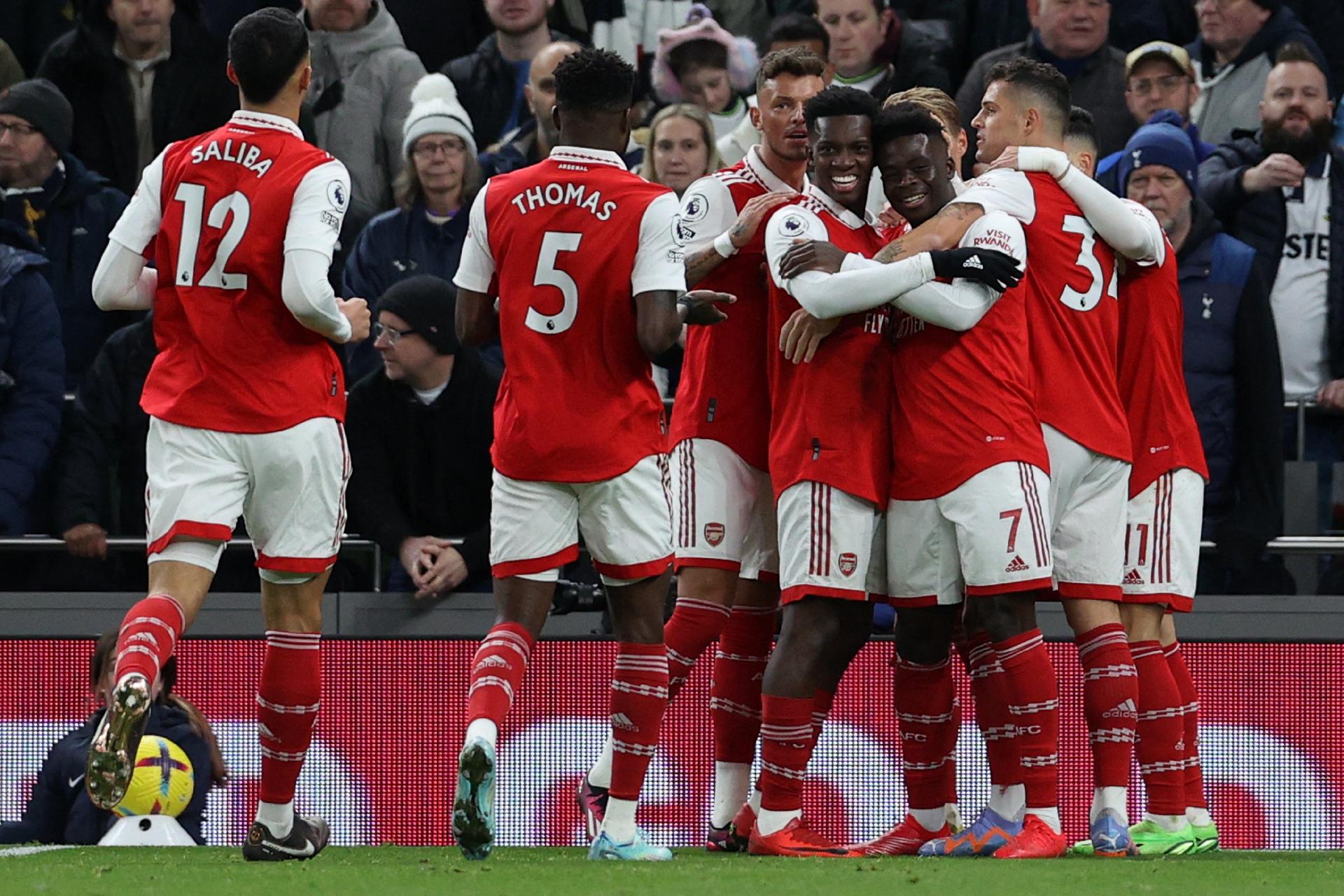 Liga Inglesa atende Arsenal e adia clássico contra Tottenham