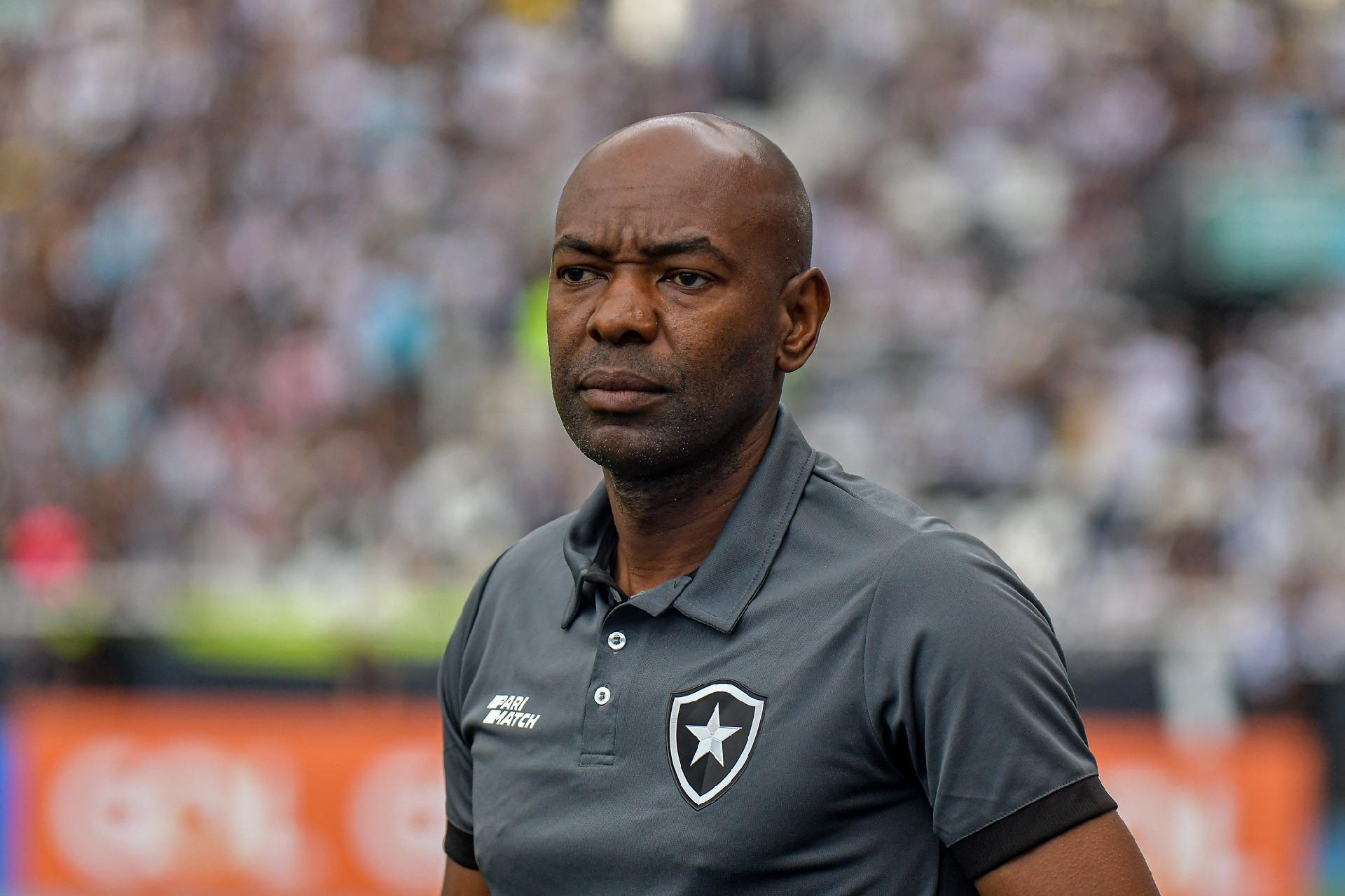 já começou o chororô do técnico do Botafogo kkkk #Botafogo