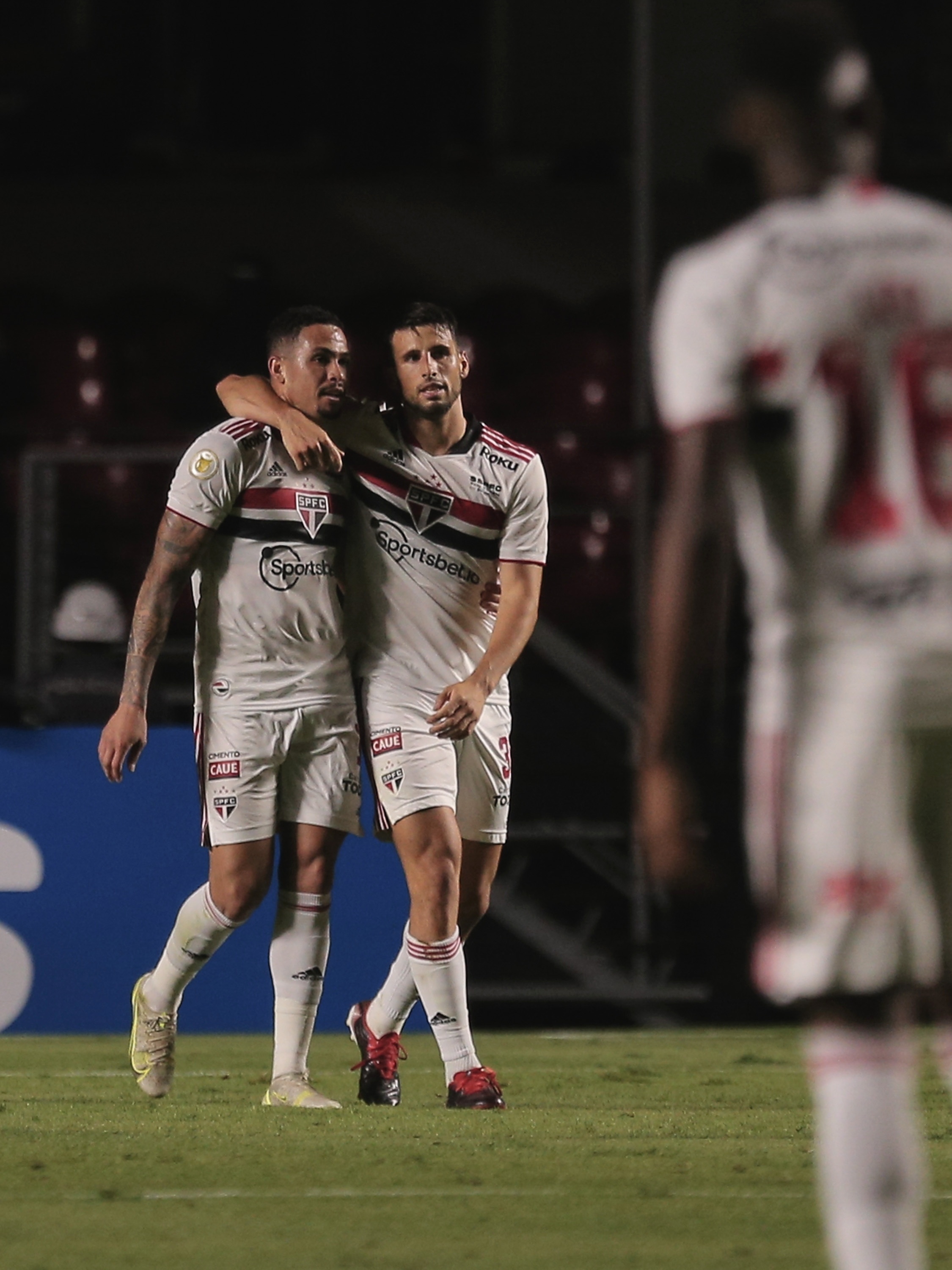 Calleri e Luciano no São Paulo: tão parecidos, tão diferentes