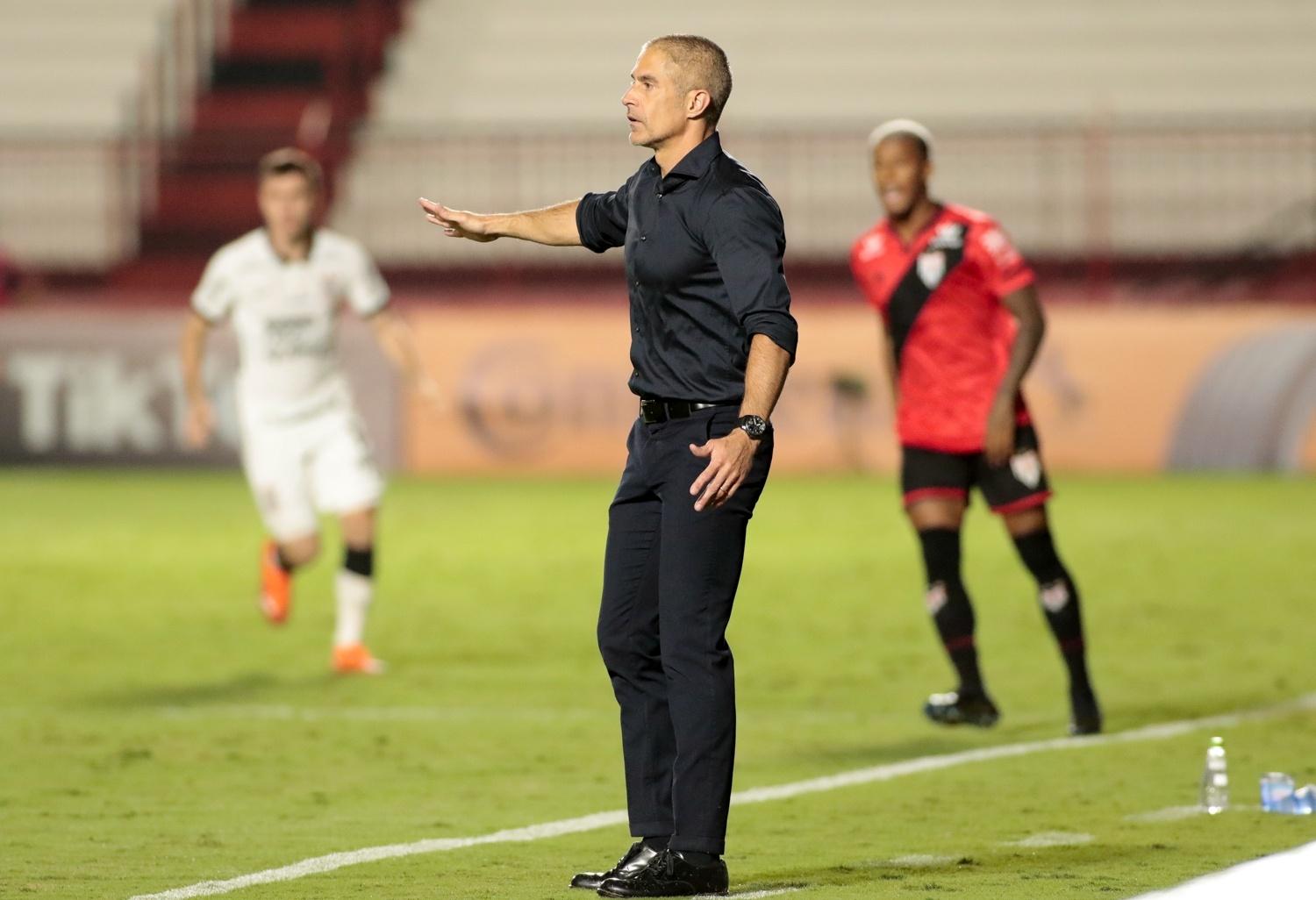 Milly: O Corinthians e o futebol que acontece nas frestas - 12/03/2022 -  UOL Esporte