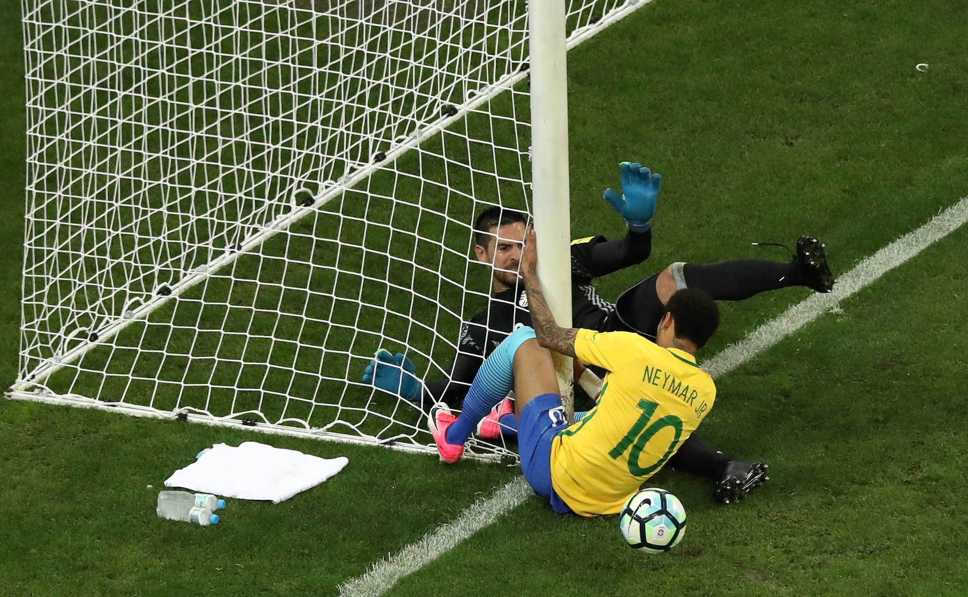 Novo Brilho De Neymar Brasil Vence Paraguai E Se Classifica Para