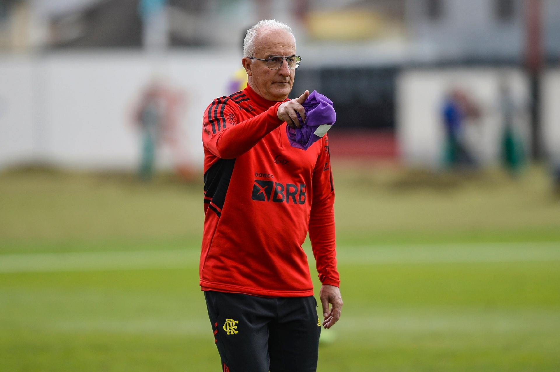 Dorival explica mudanças e elogia entrega do elenco do Flamengo