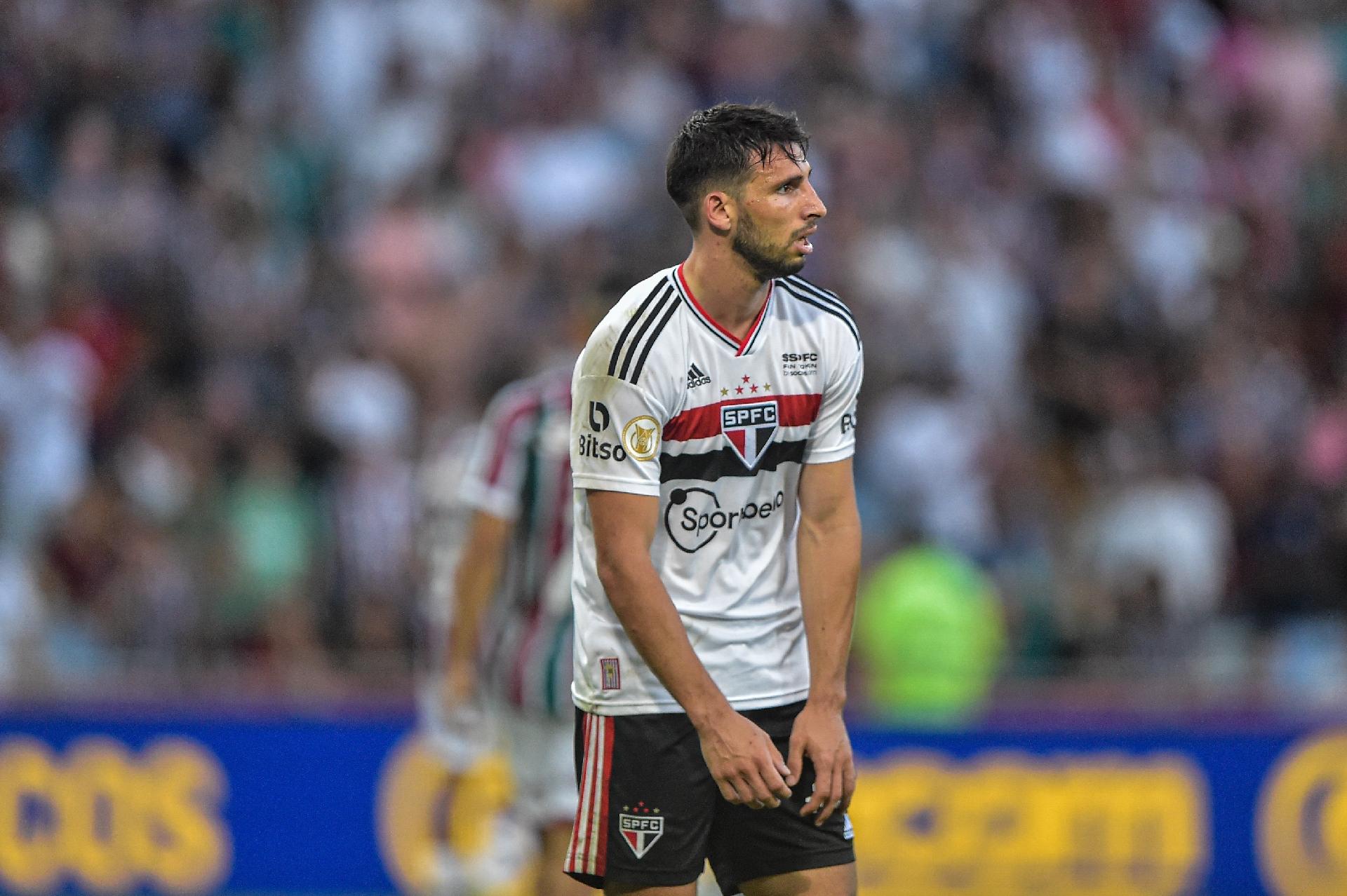 São Paulo estuda recuperação de Calleri, e cirurgia não é descartada