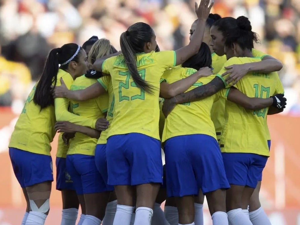 Foto: Os tênis podem também dar um ar mais despojado nas combinações  escolhidas para assistir aos jogos da seleção brasileira na Copa do Mundo  de Futebol Feminino. Modelo da New Balance na