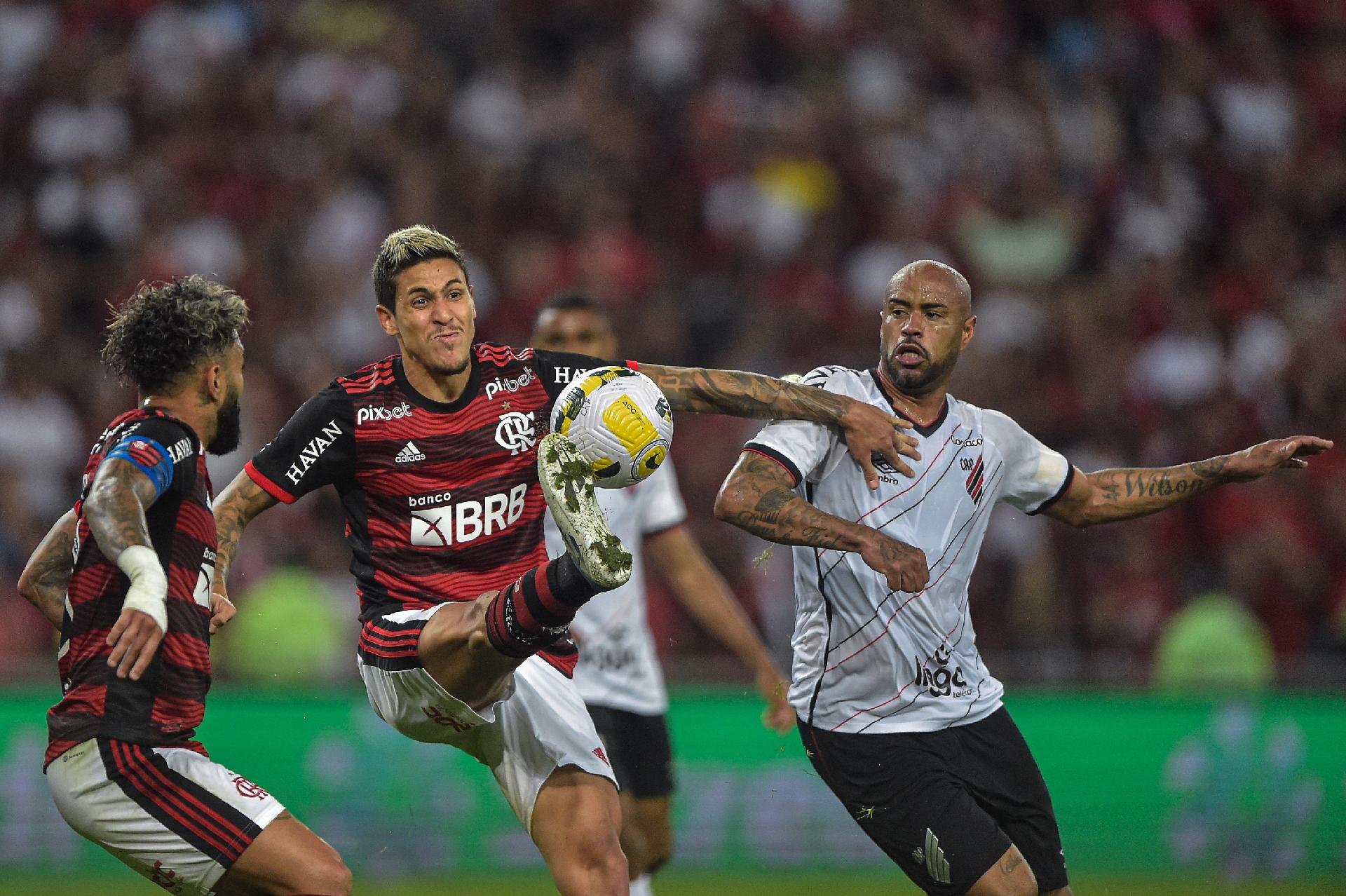 Flamengo on X: Fim de jogo no Maracanã. O Flamengo empata em 0 a 0 com o  Athletico-PR, no jogo de ida das quartas de final da Copa do Brasil. #CRF  #VamosFlamengo