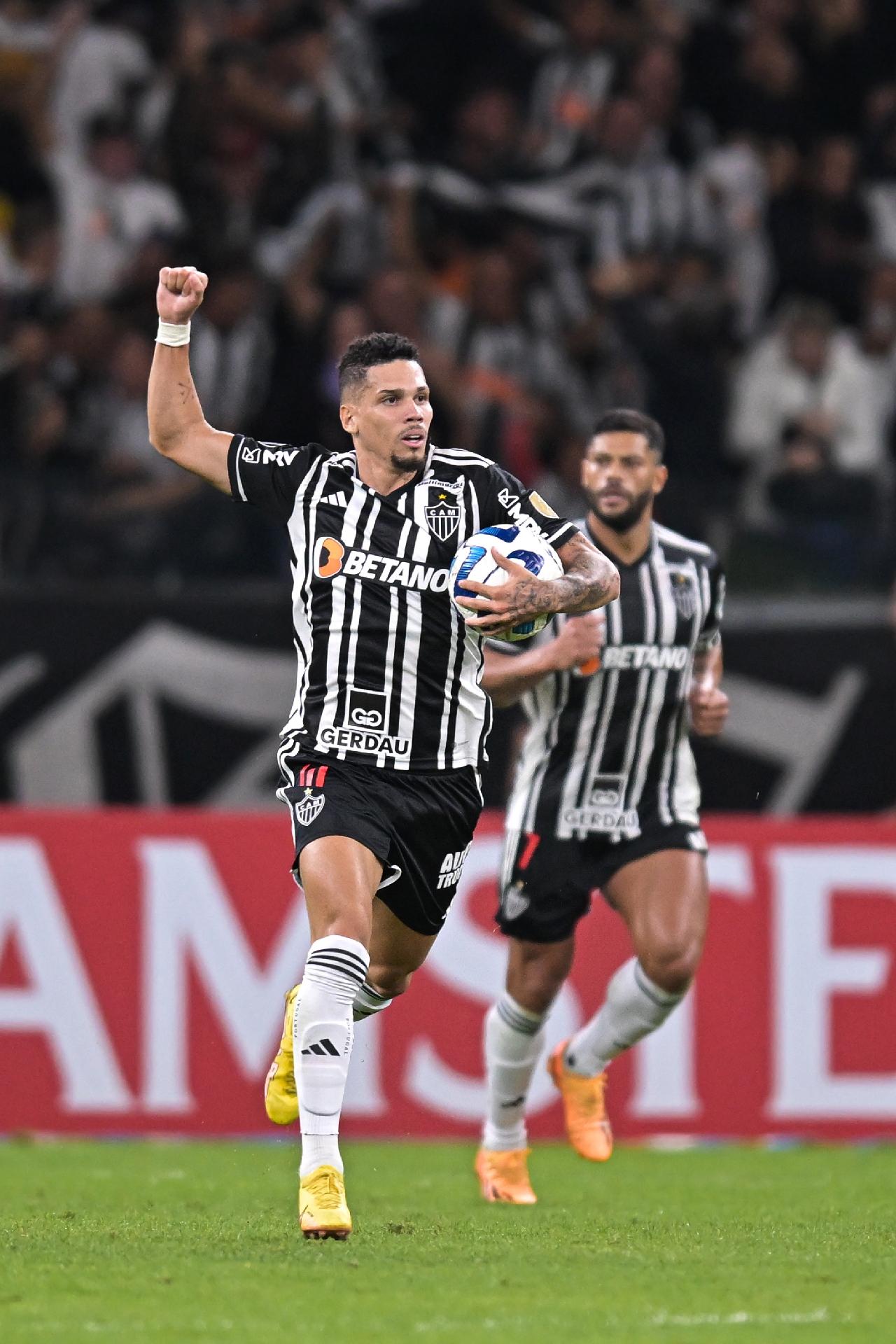 Atlético mineiro contra paranaense