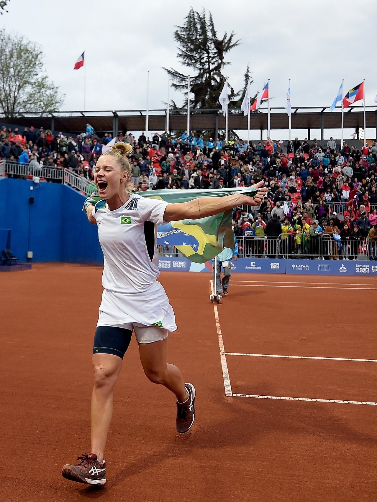 Laura Pigossi vai à final do tênis nos Jogos Pan-Americanos 2023, obtém  vaga provisória para Paris 2024 e leva ouro com Luisa Stefani