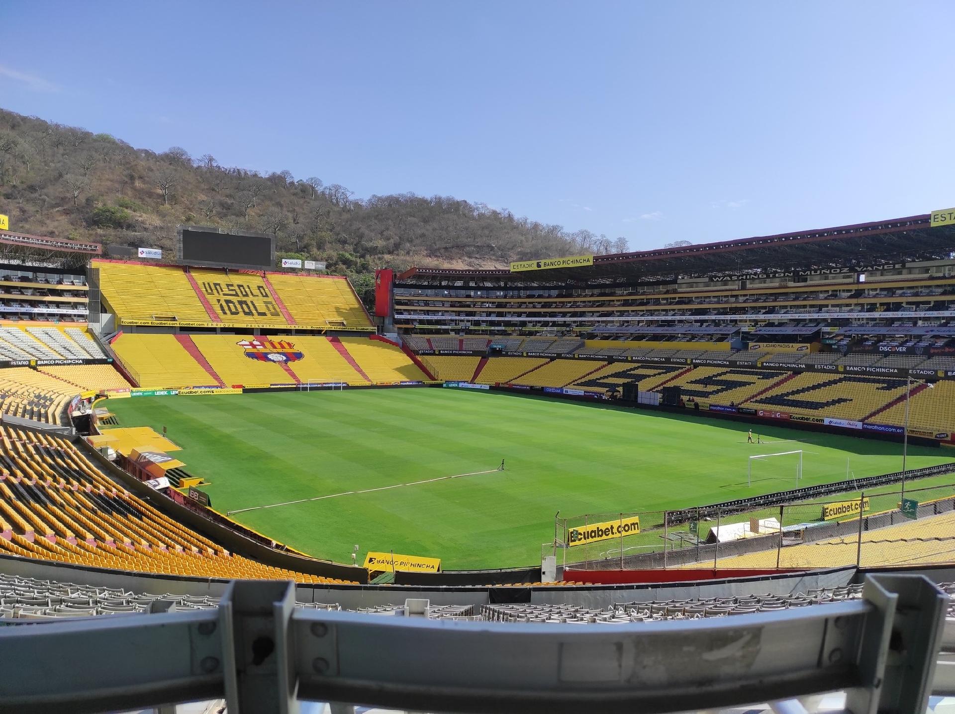 Partida entre Corinthians e Santos é marcada por insegurança em estádio